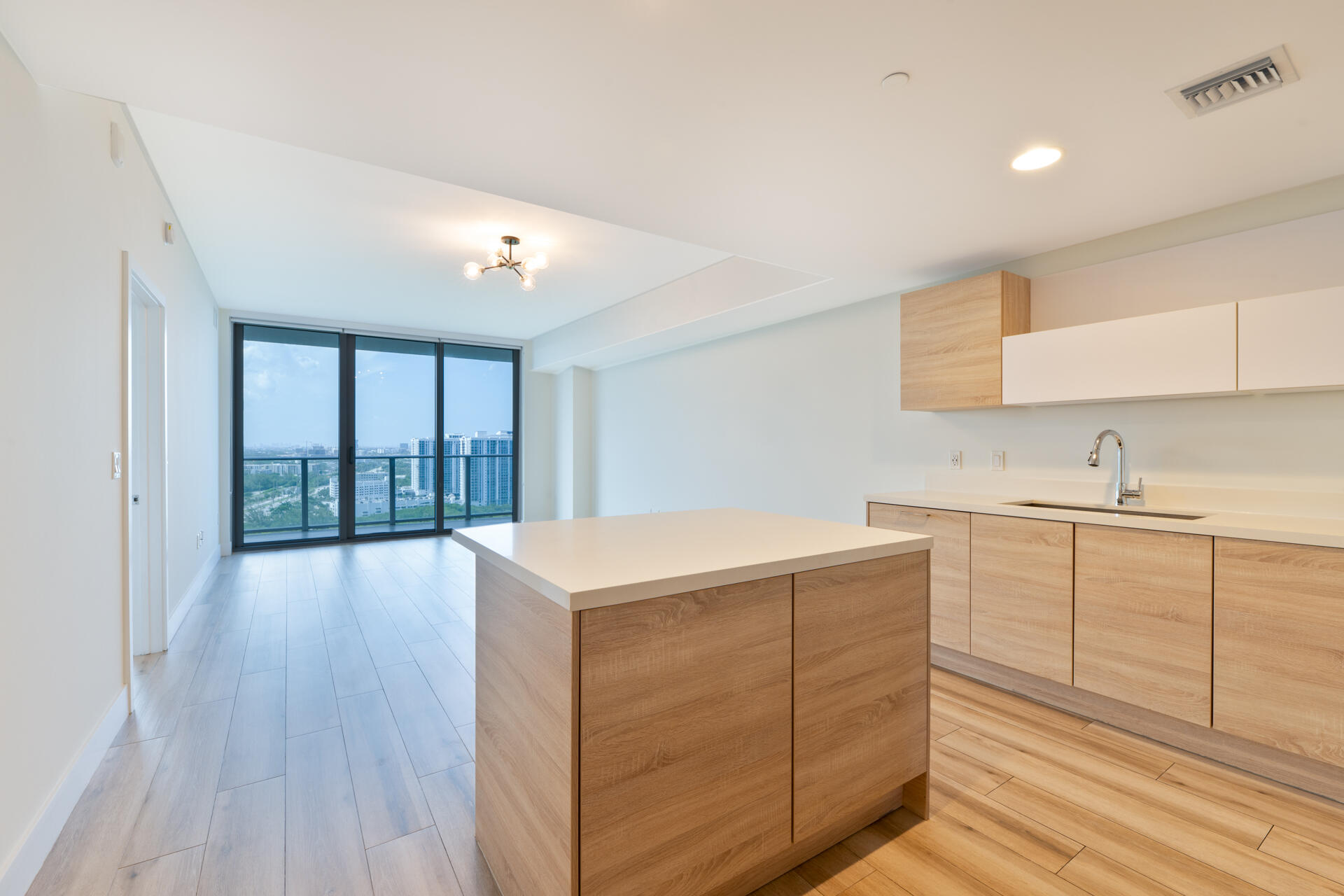 THE HARBOUR NORTH CONDO - Residential Lease