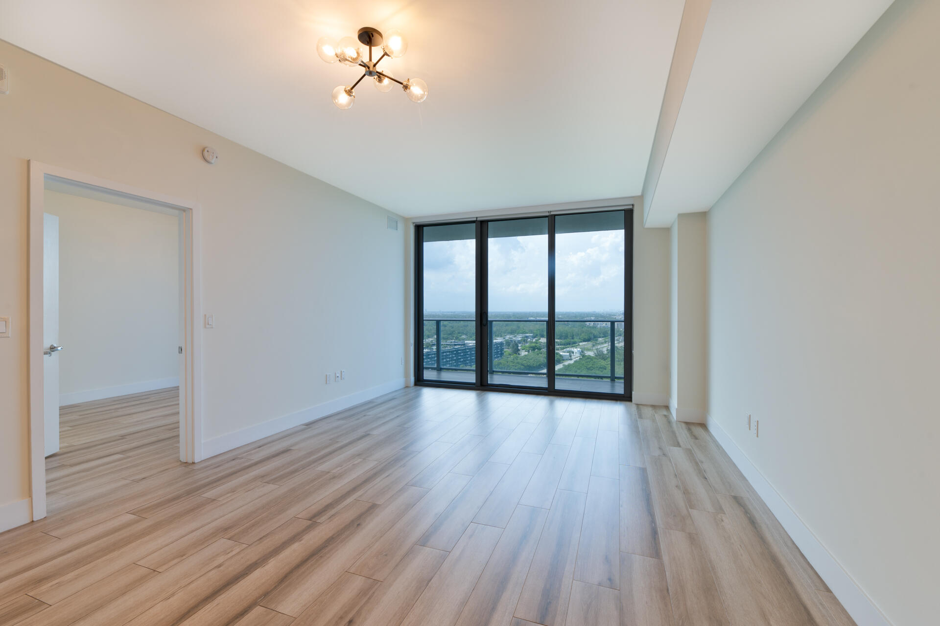 THE HARBOUR NORTH CONDO - Residential Lease