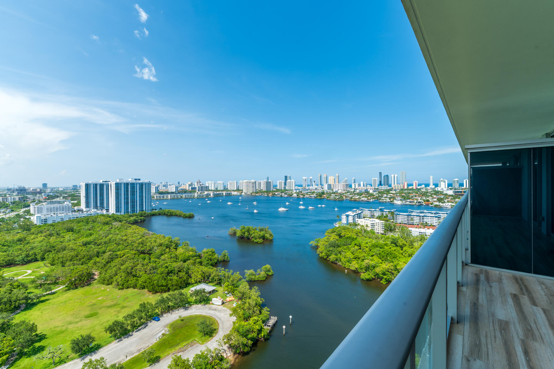 THE HARBOUR NORTH CONDO - Residential Lease