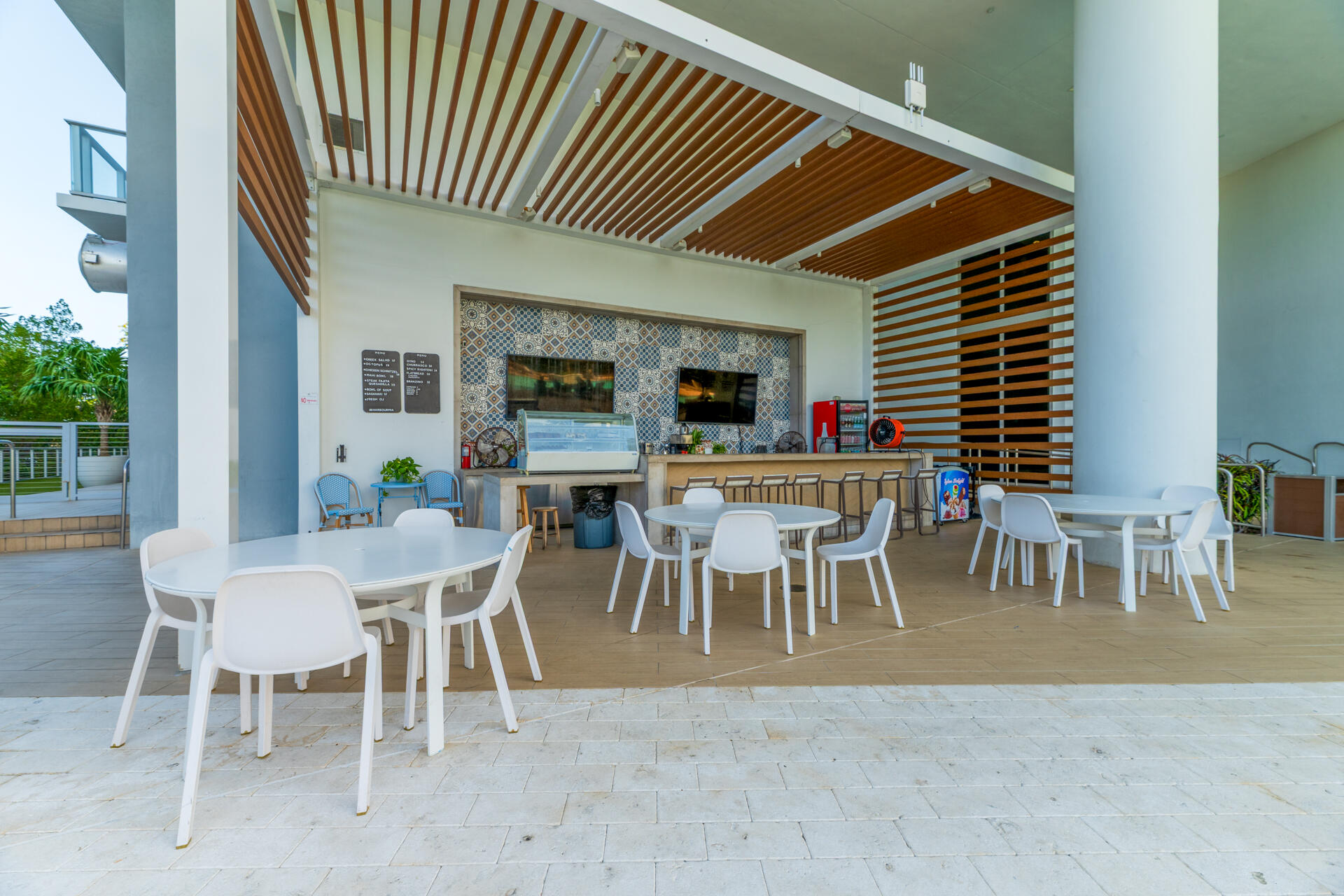 THE HARBOUR NORTH CONDO - Residential Lease