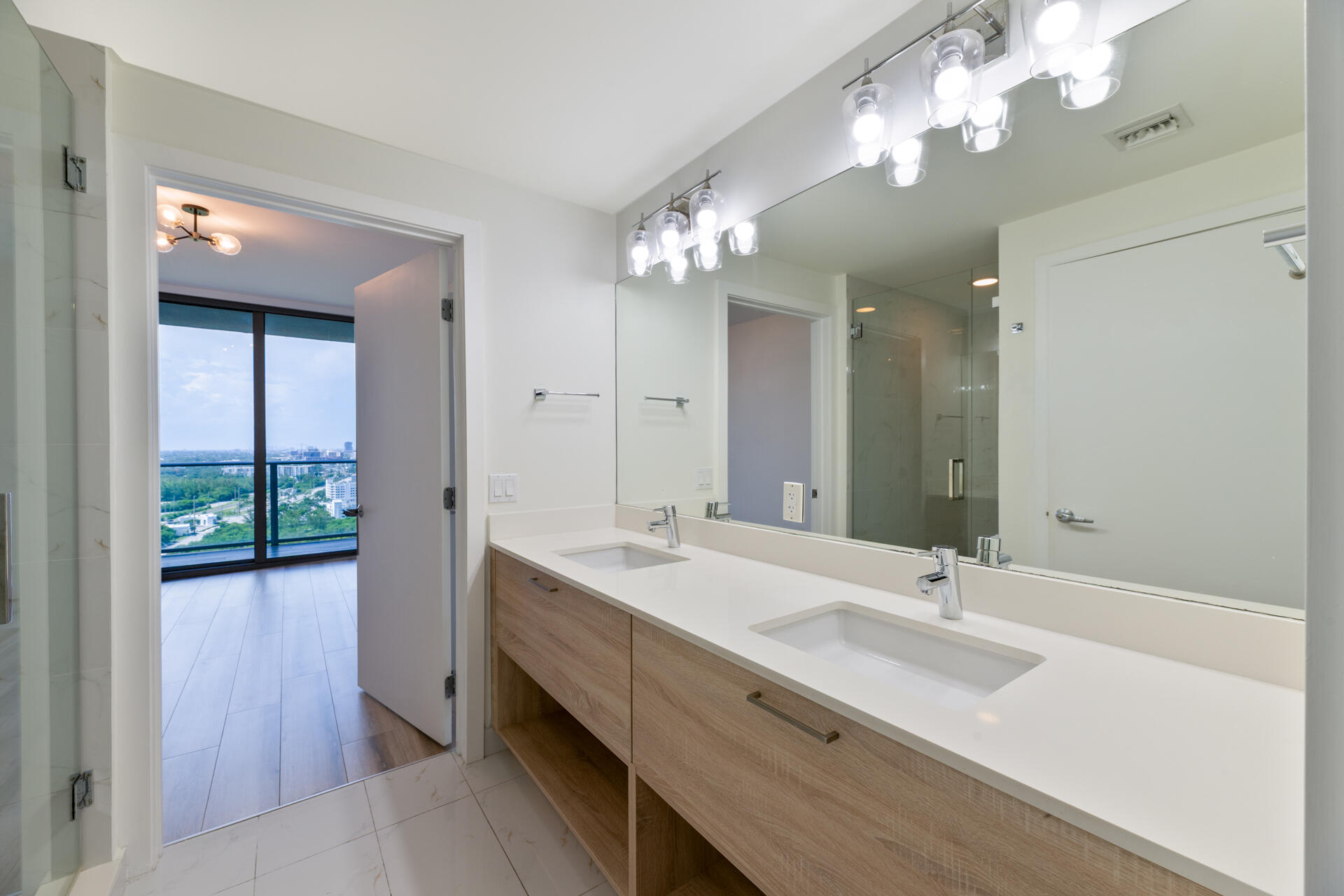 THE HARBOUR NORTH CONDO - Residential Lease