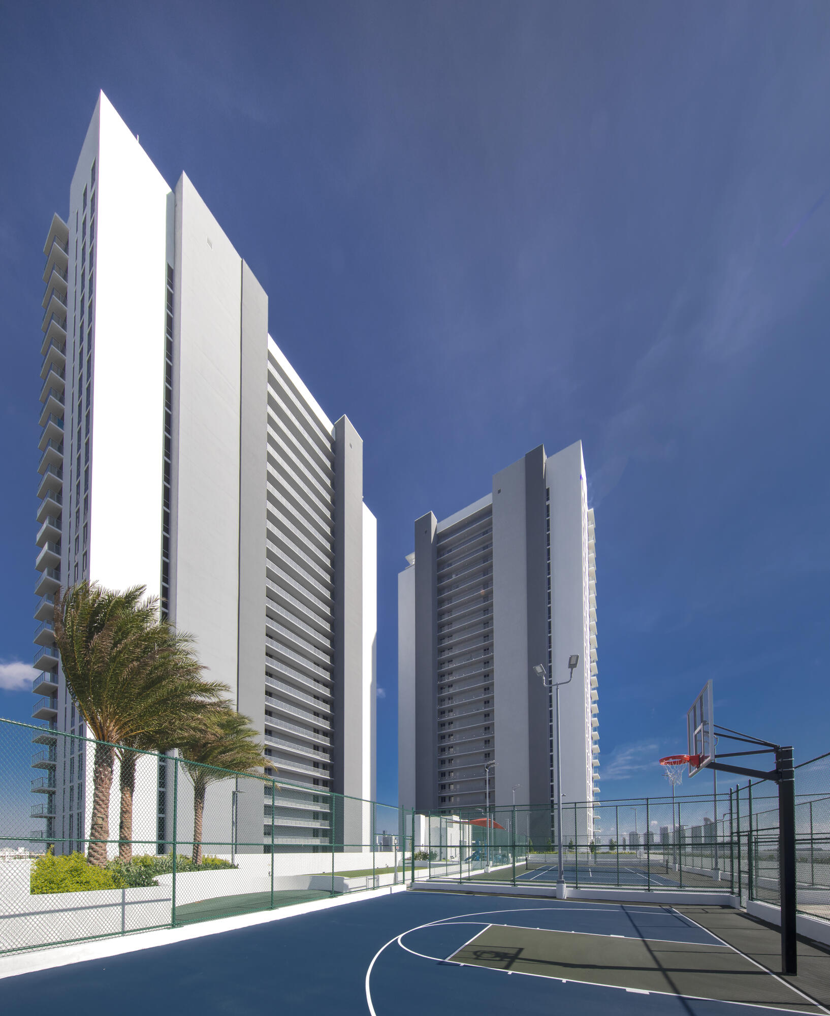 THE HARBOUR NORTH CONDO - Residential Lease