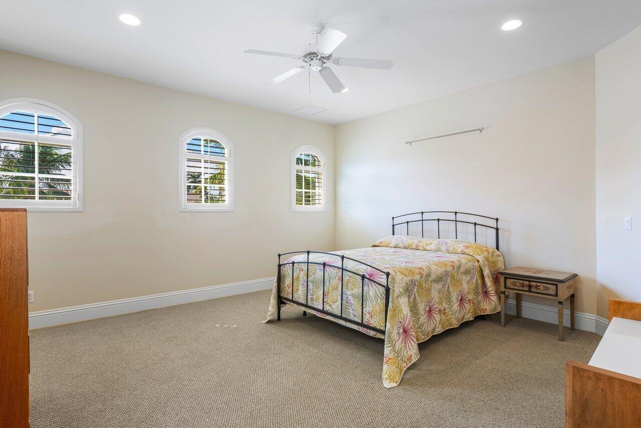 ROYAL PALM YACHT & COUNTRY CLUB - Residential