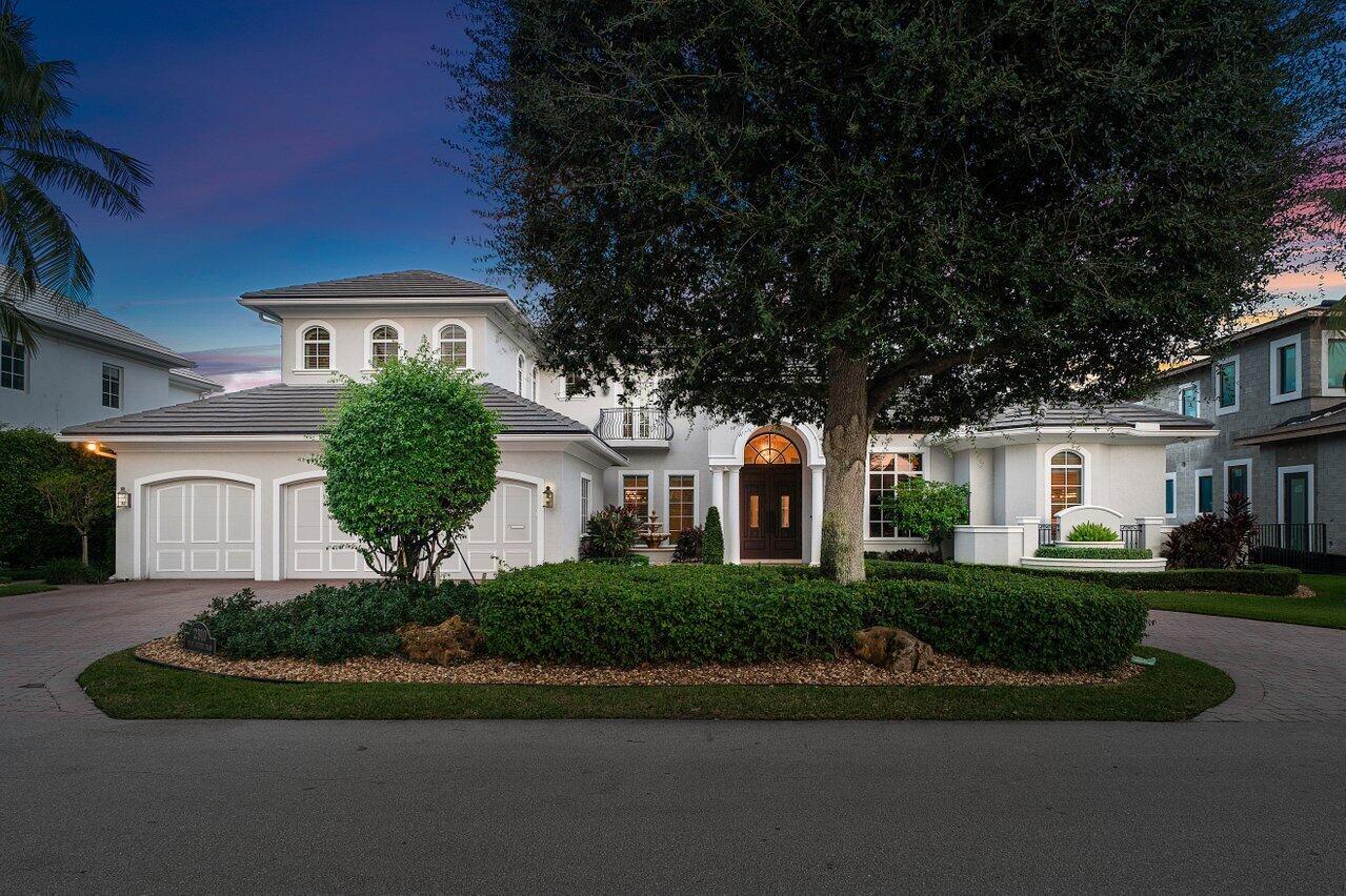 ROYAL PALM YACHT & COUNTRY CLUB - Residential