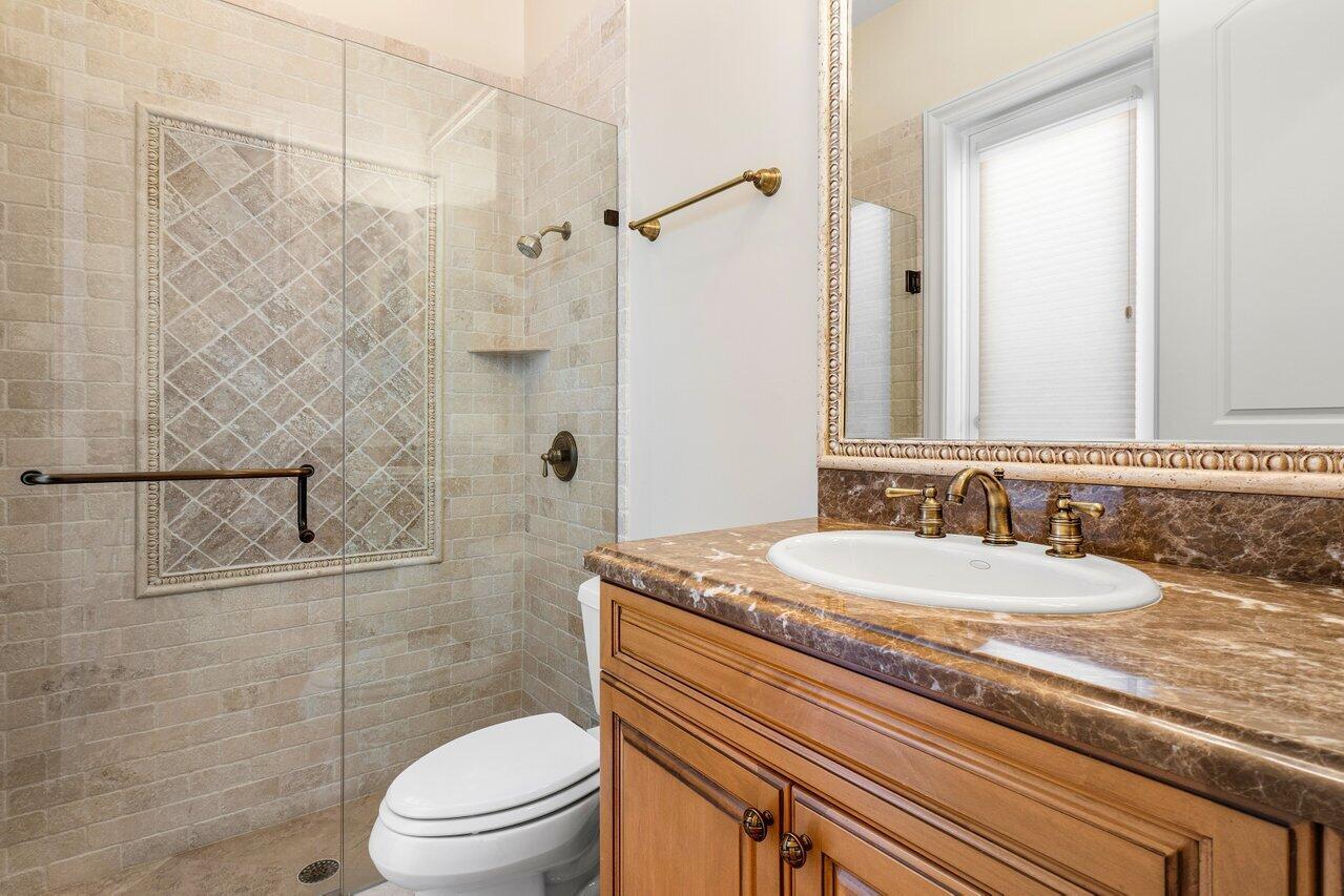 ROYAL PALM YACHT & COUNTRY CLUB - Residential