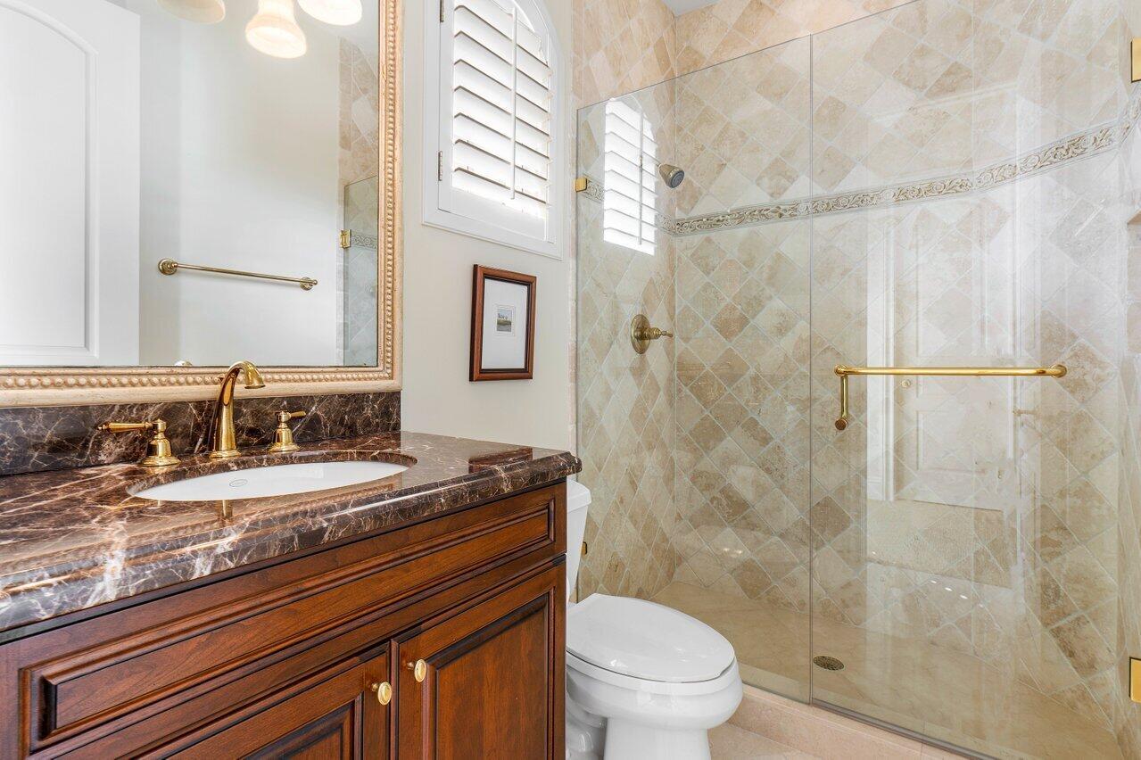 ROYAL PALM YACHT & COUNTRY CLUB - Residential