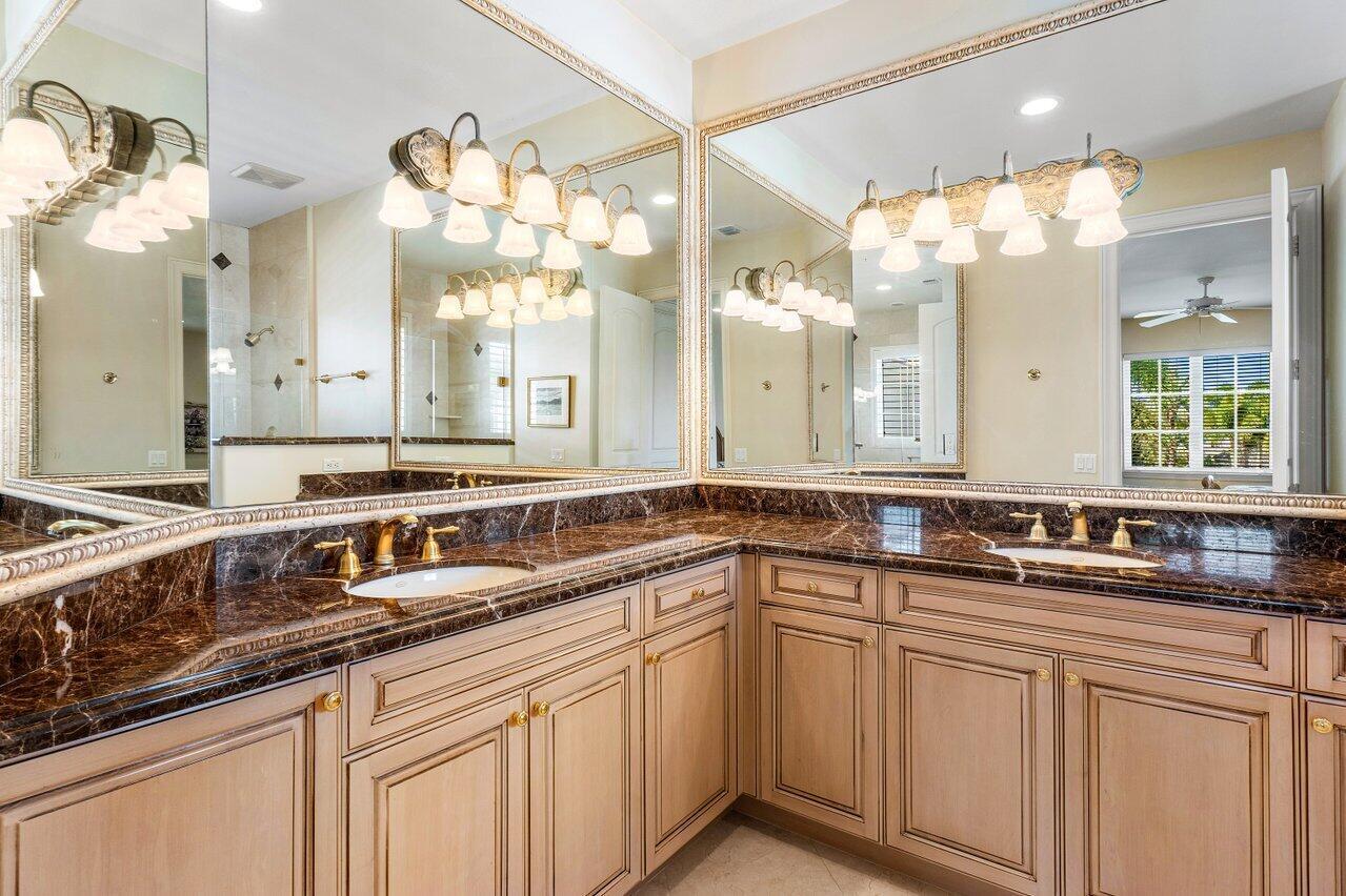 ROYAL PALM YACHT & COUNTRY CLUB - Residential