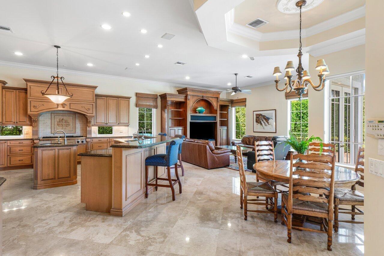 ROYAL PALM YACHT & COUNTRY CLUB - Residential