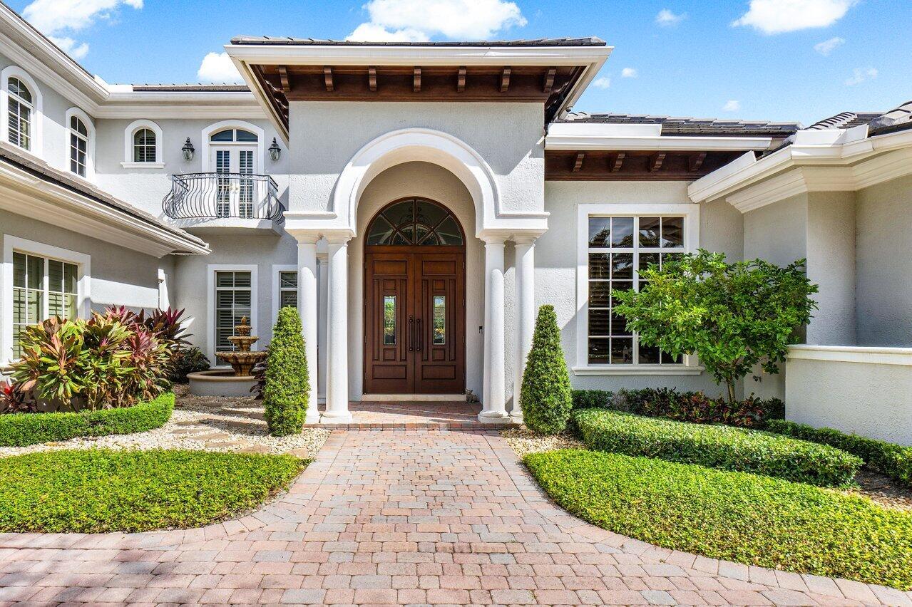 ROYAL PALM YACHT & COUNTRY CLUB - Residential