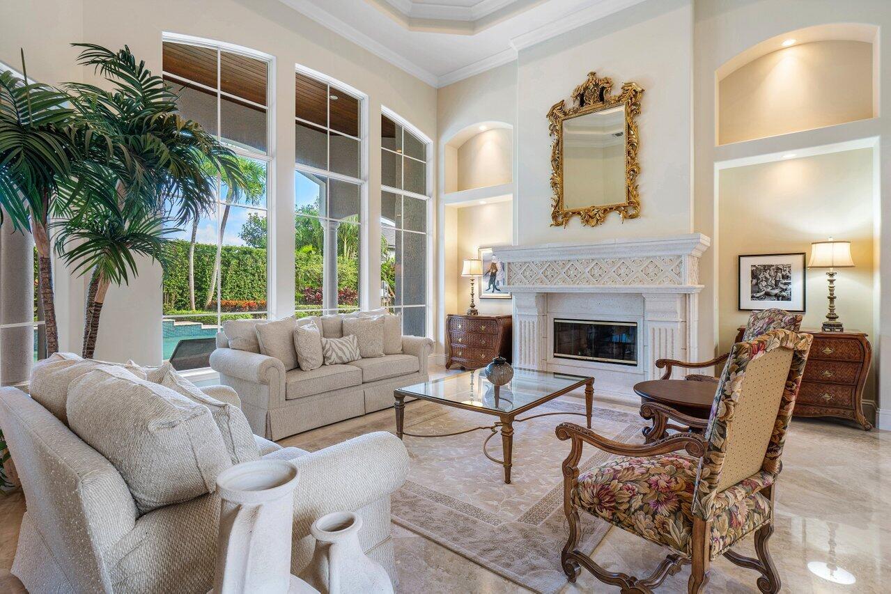 ROYAL PALM YACHT & COUNTRY CLUB - Residential