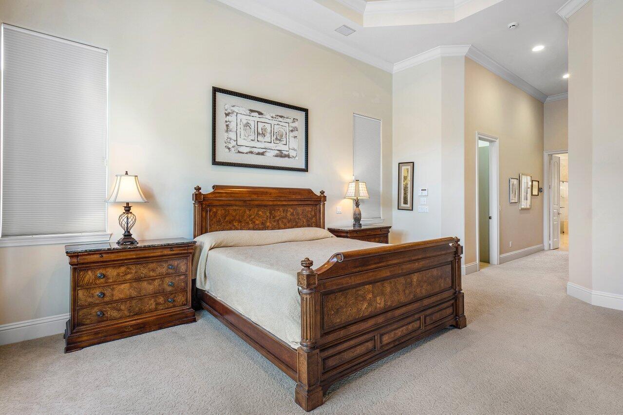 ROYAL PALM YACHT & COUNTRY CLUB - Residential