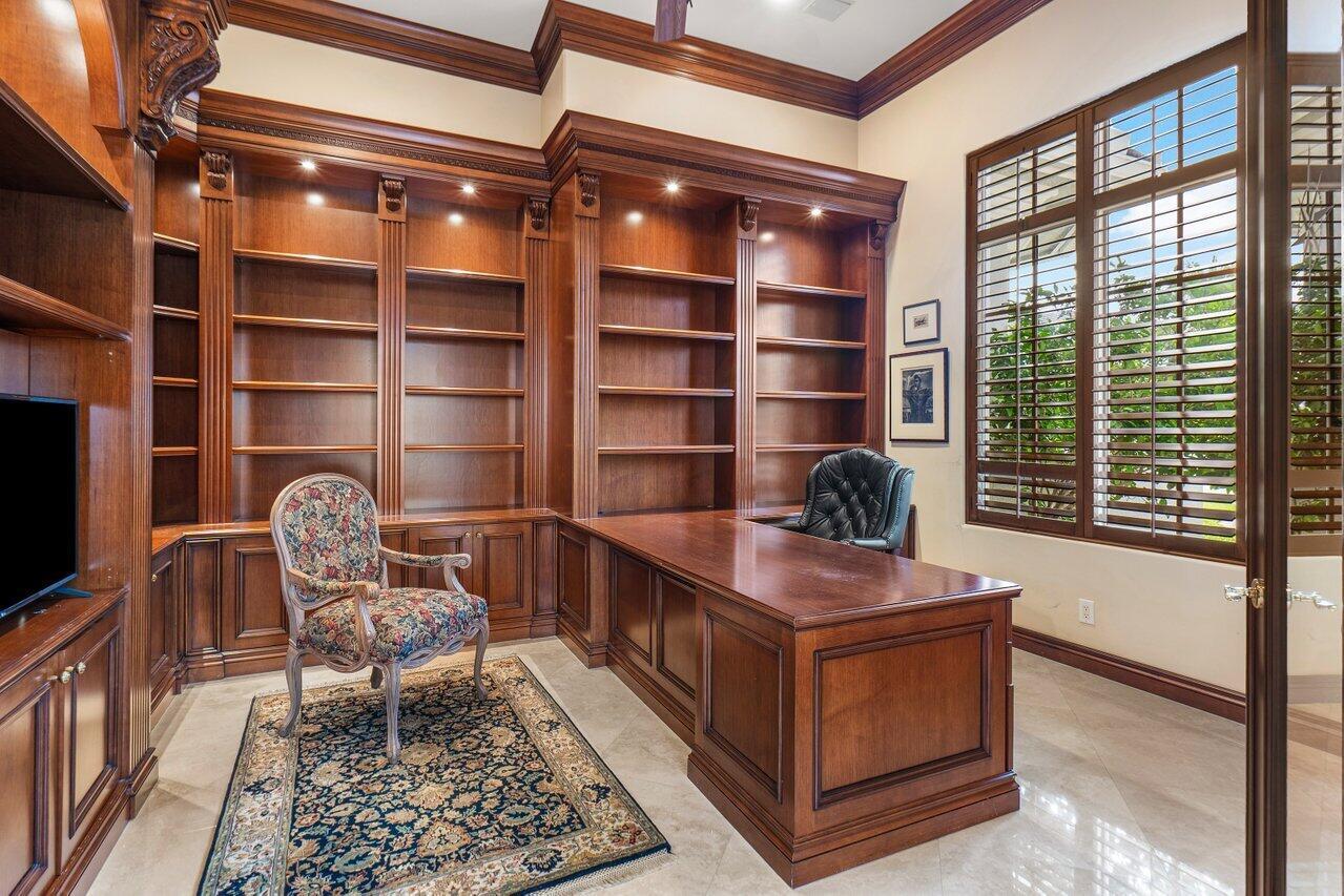 ROYAL PALM YACHT & COUNTRY CLUB - Residential