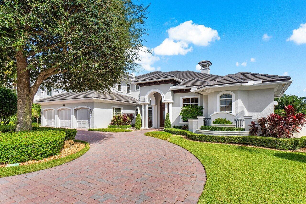 ROYAL PALM YACHT & COUNTRY CLUB - Residential