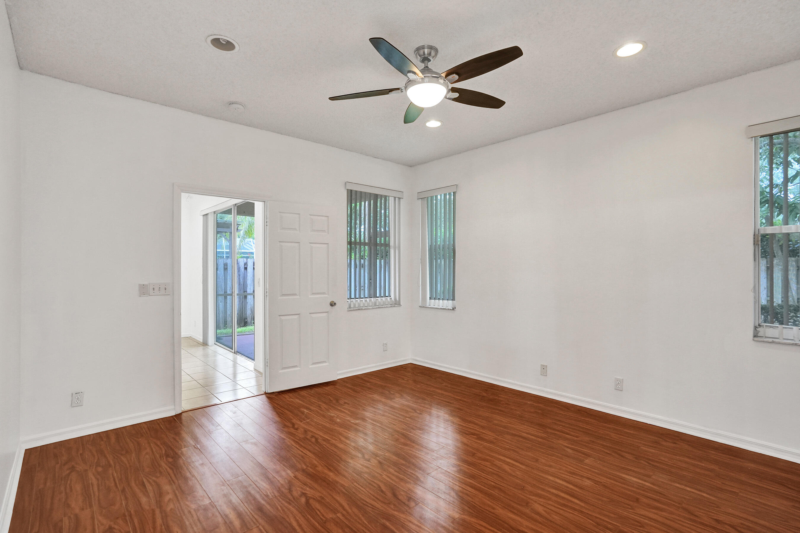 BANYAN TRAILS - Residential Lease
