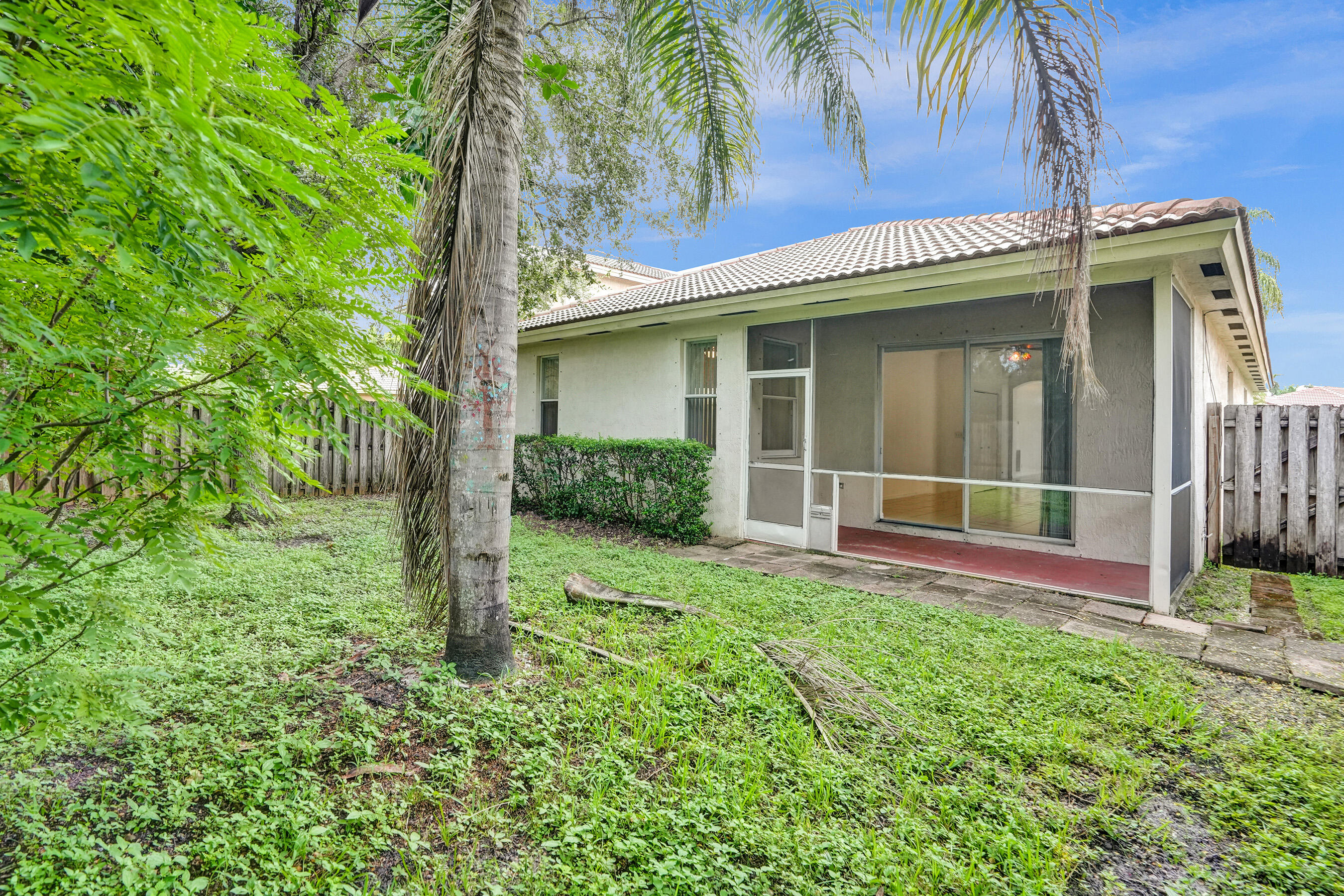 BANYAN TRAILS - Residential Lease