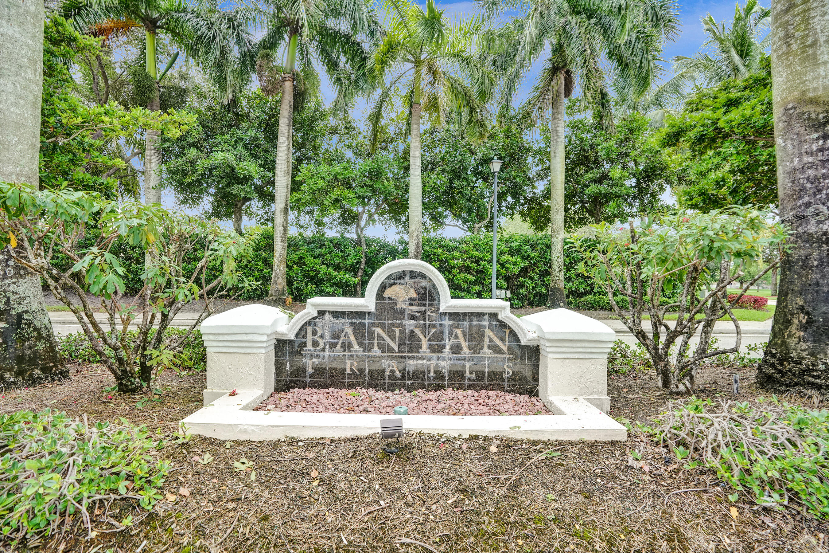 BANYAN TRAILS - Residential Lease