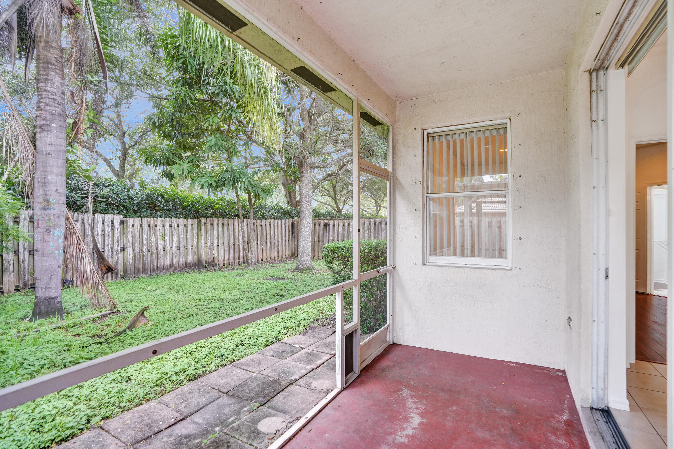 BANYAN TRAILS - Residential Lease