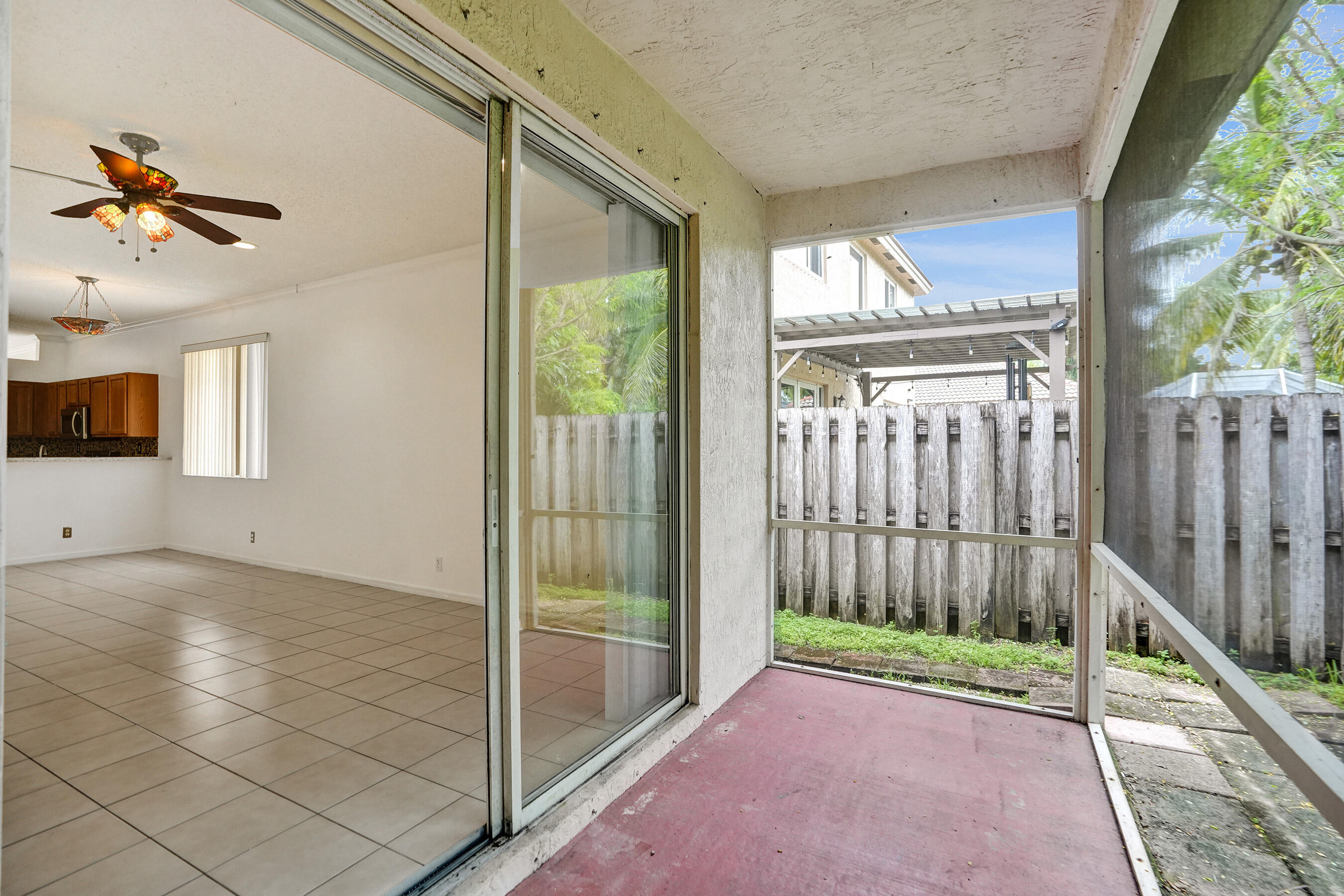 BANYAN TRAILS - Residential Lease