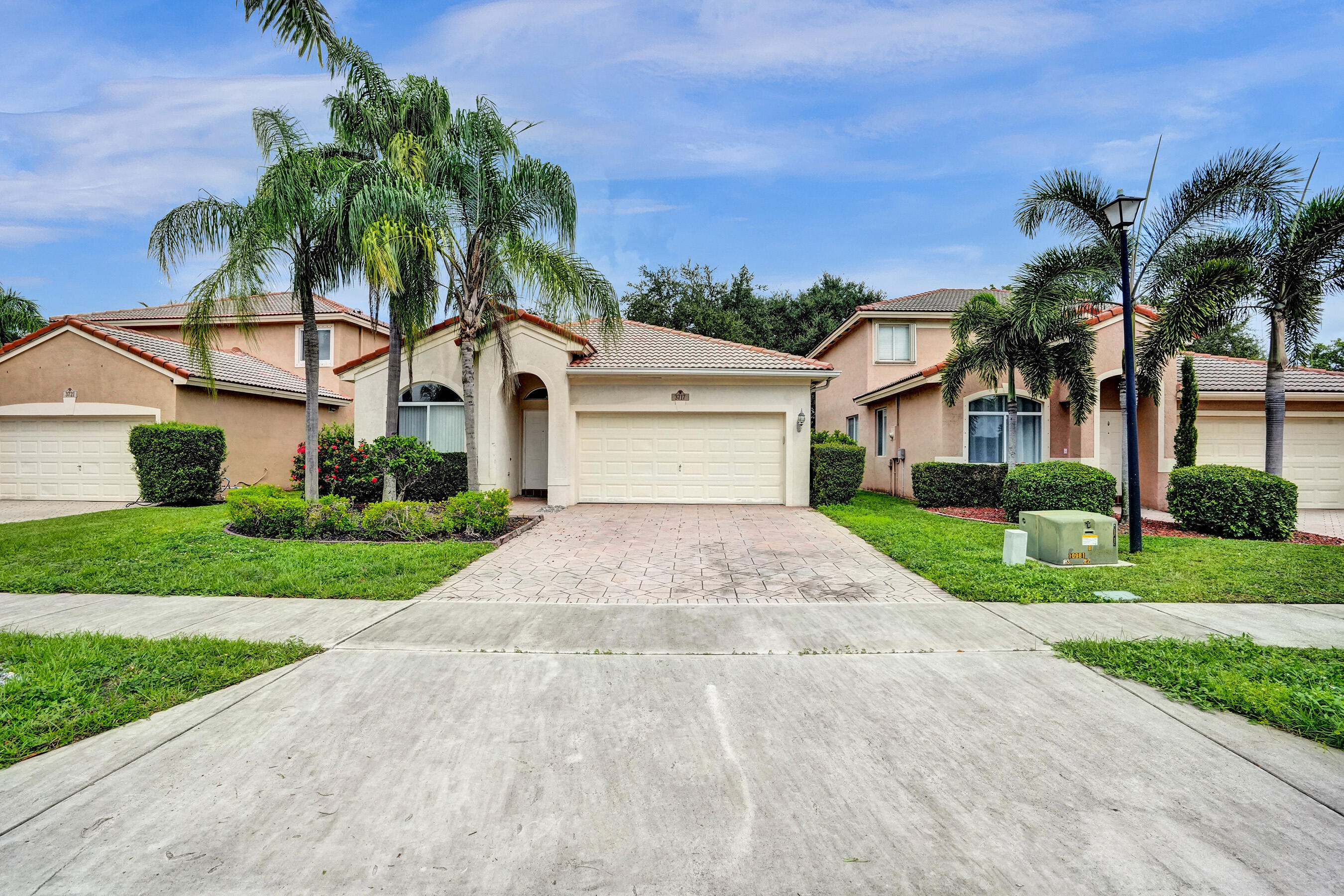 BANYAN TRAILS - Residential Lease