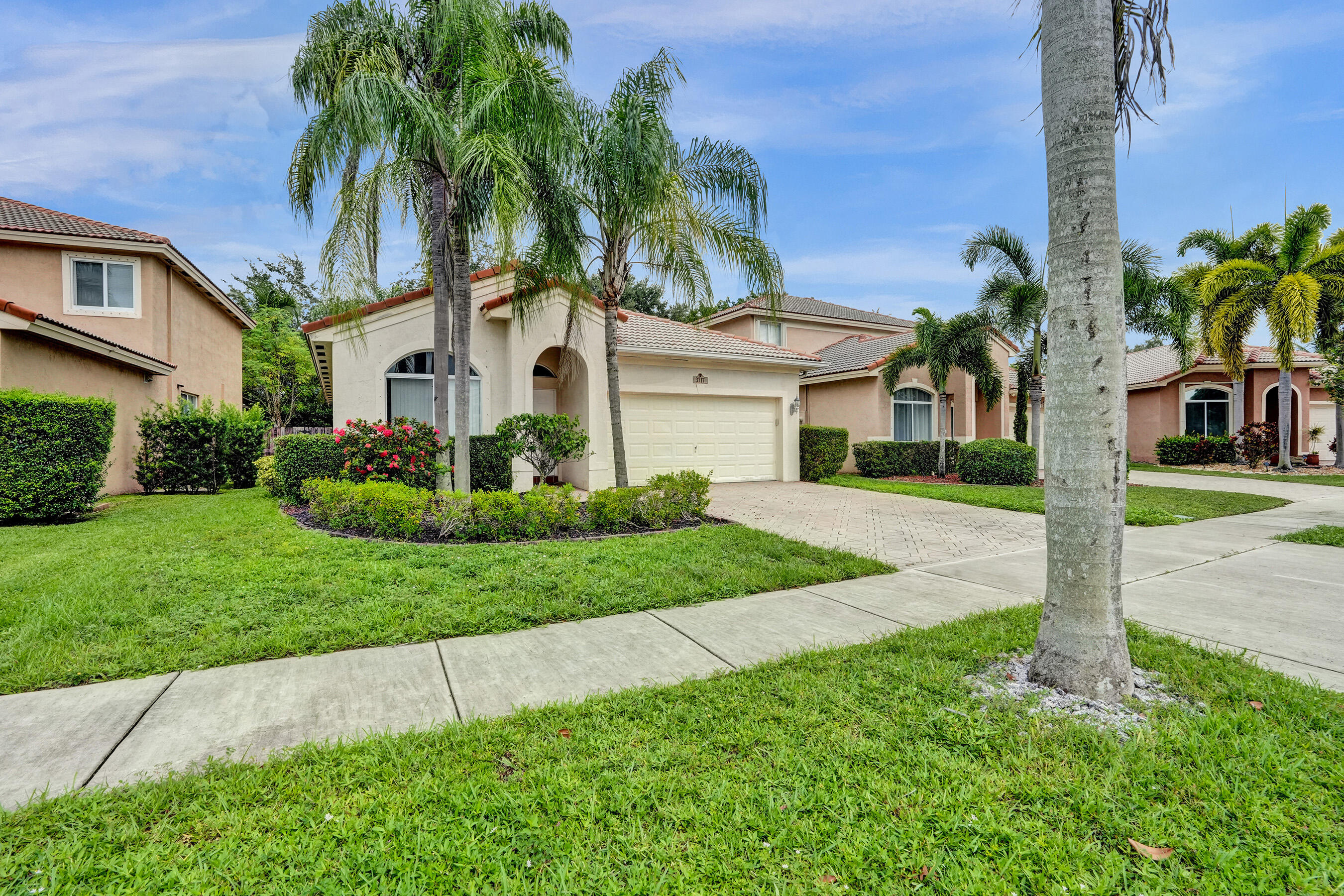 BANYAN TRAILS - Residential Lease