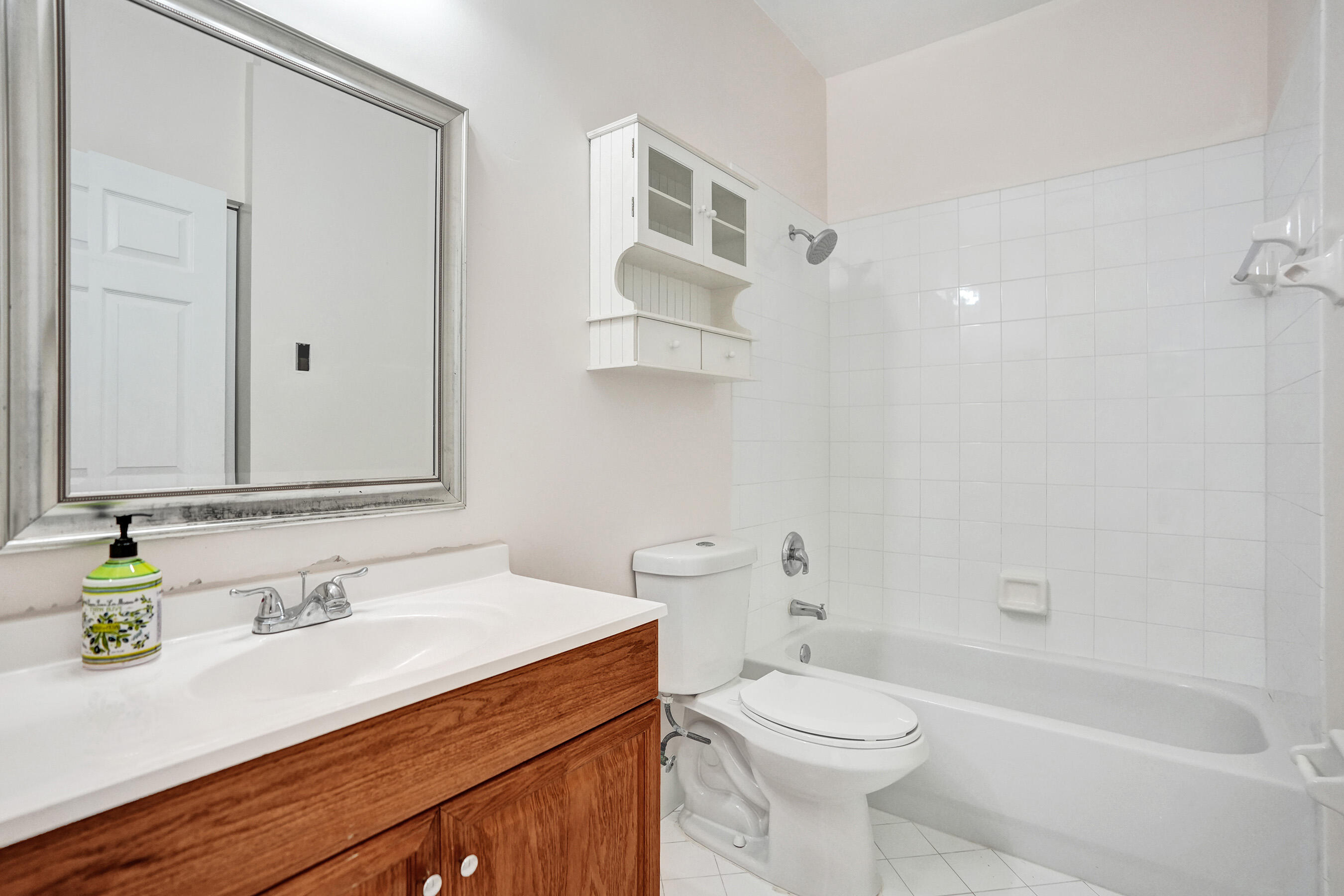 BANYAN TRAILS - Residential Lease