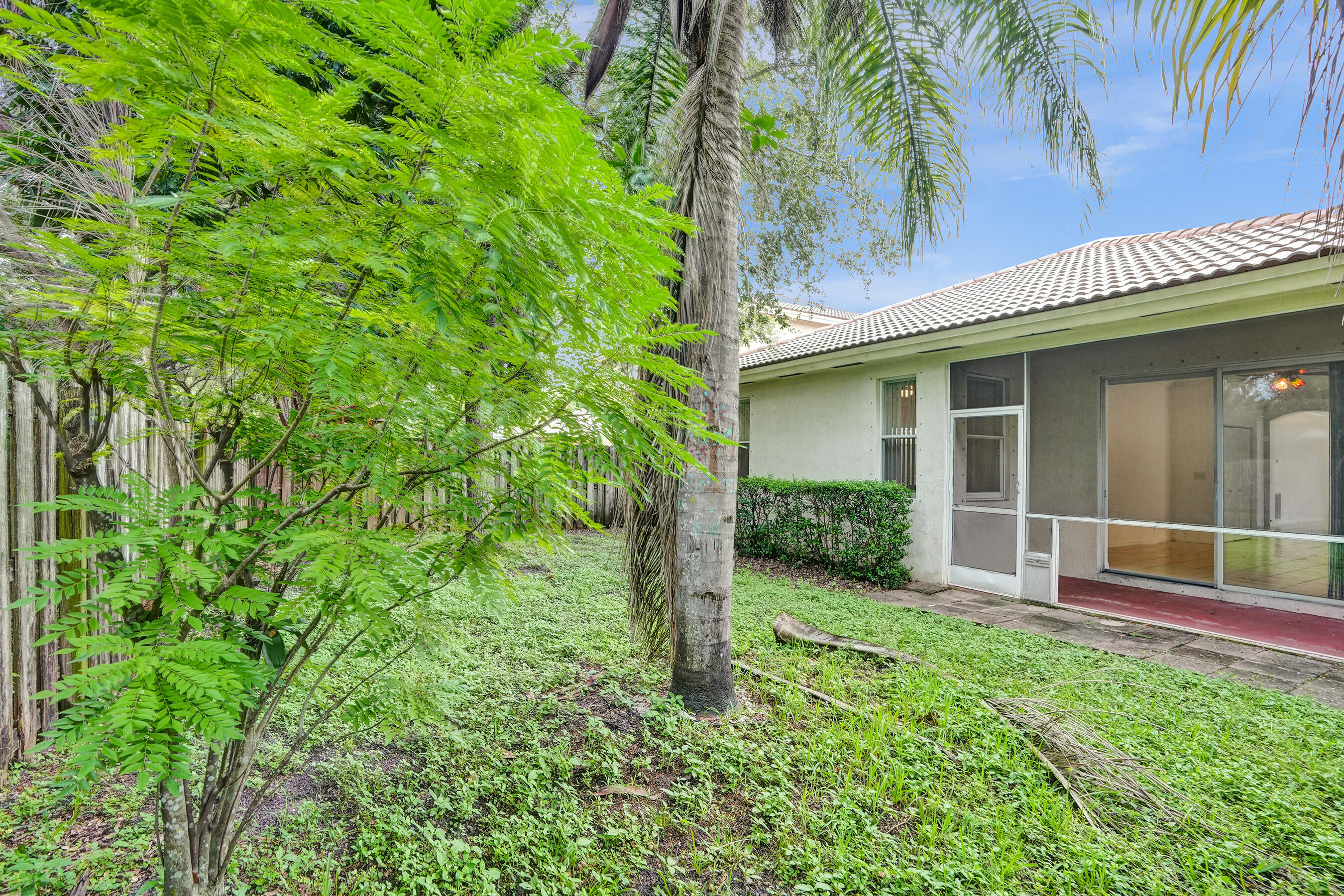 BANYAN TRAILS - Residential Lease