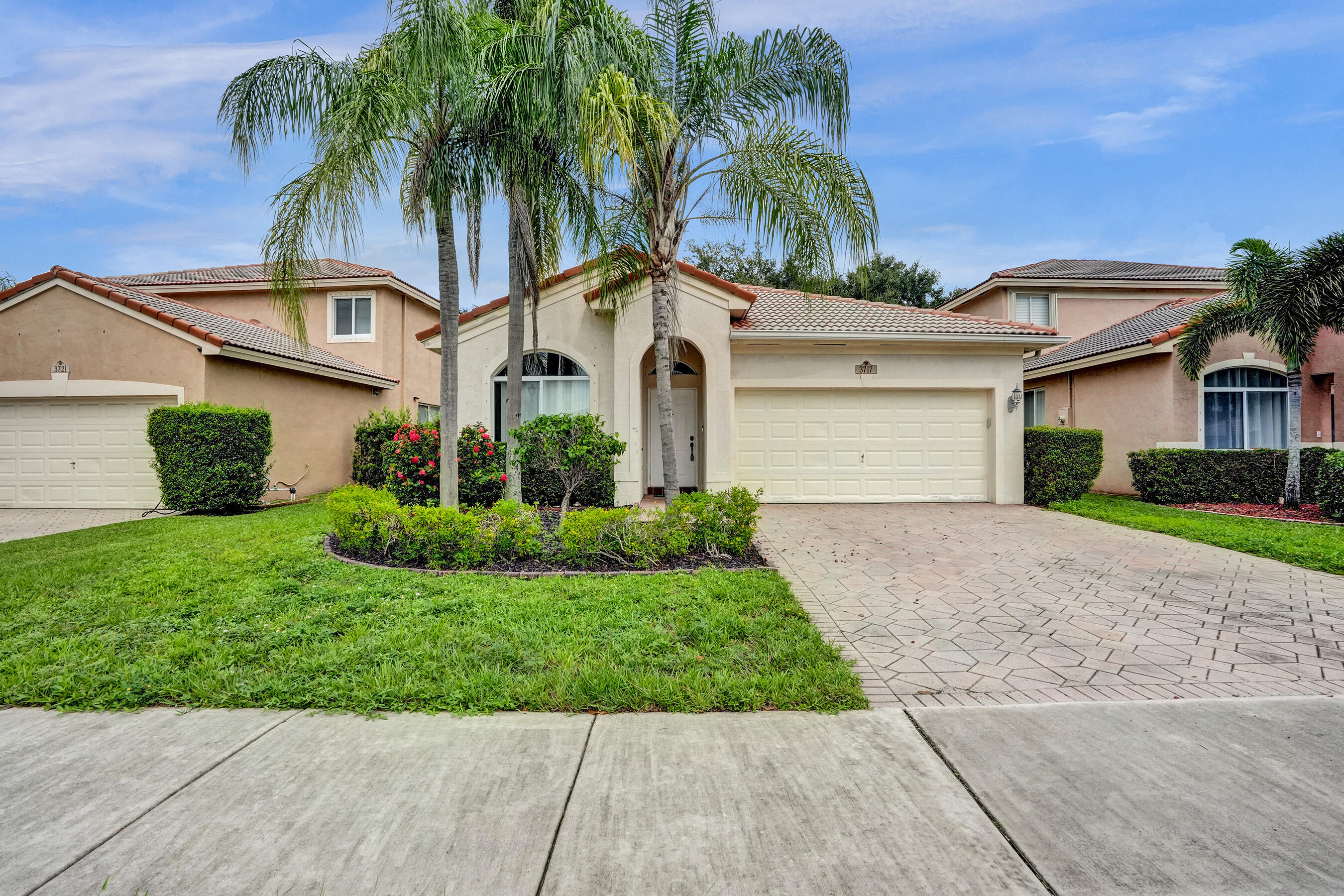 BANYAN TRAILS - Residential Lease