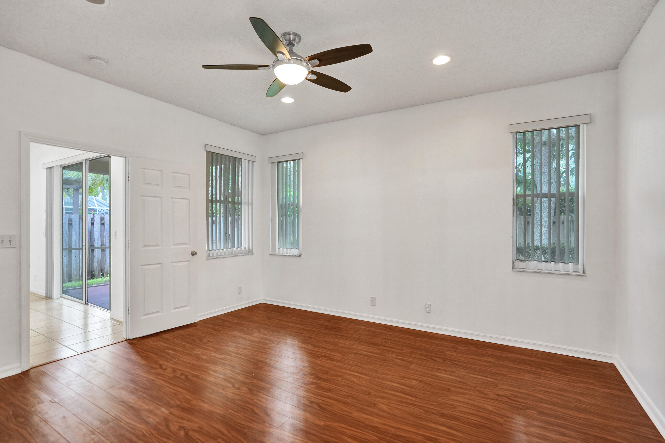 BANYAN TRAILS - Residential Lease