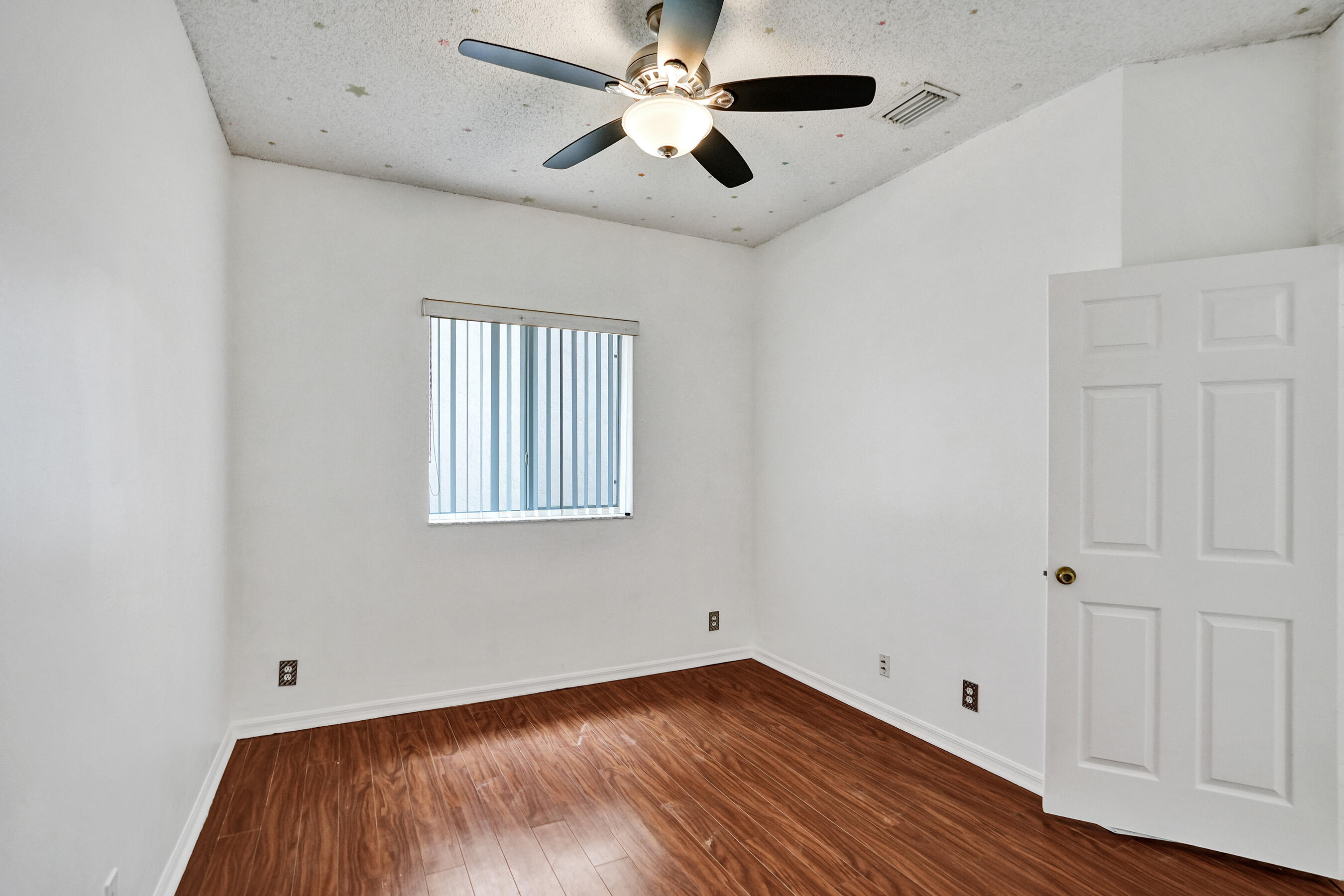 BANYAN TRAILS - Residential Lease