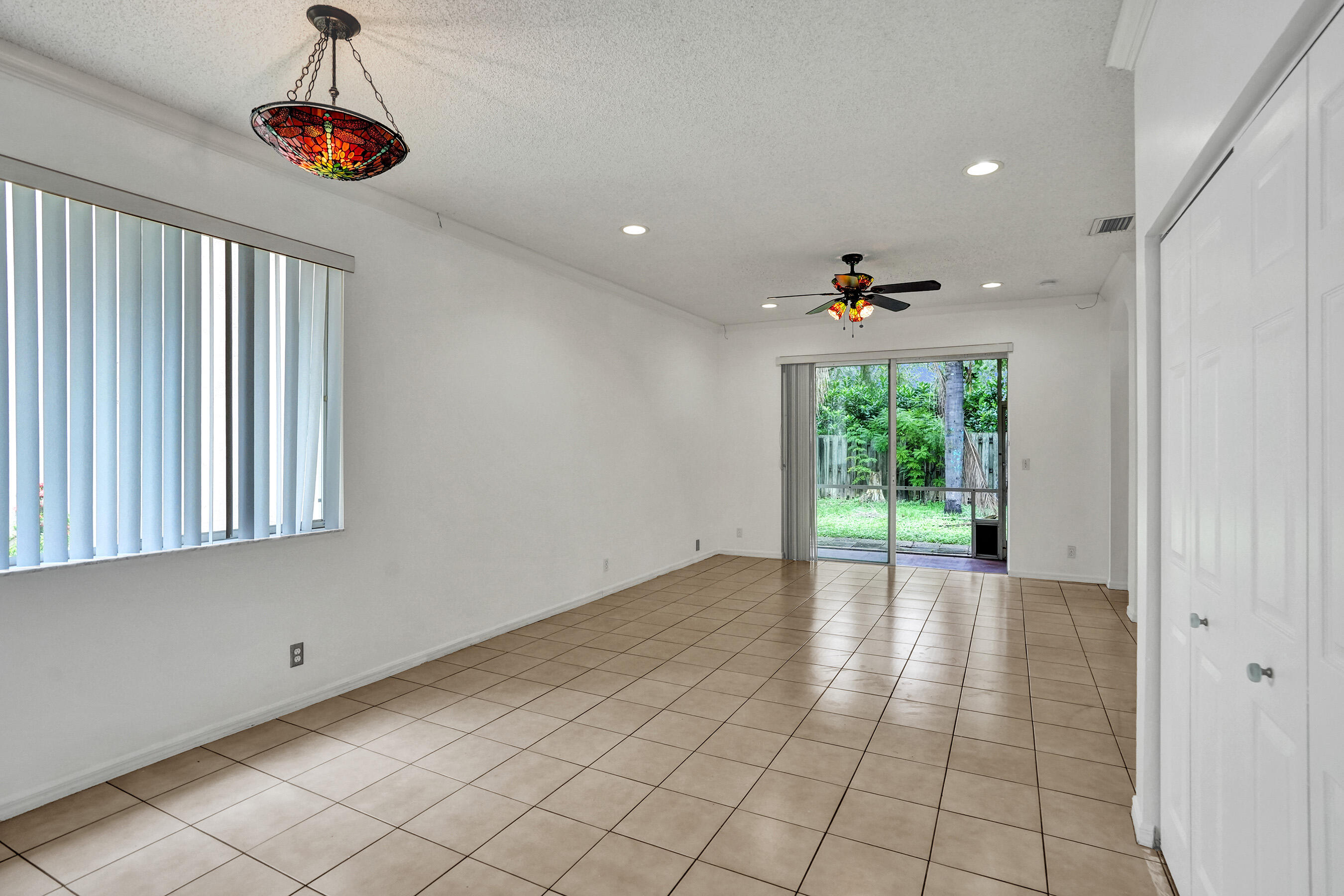 BANYAN TRAILS - Residential Lease