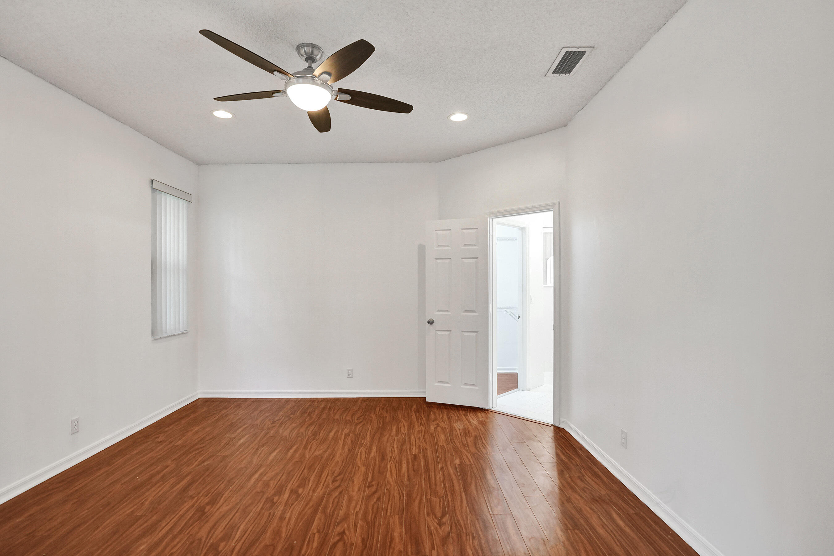 BANYAN TRAILS - Residential Lease