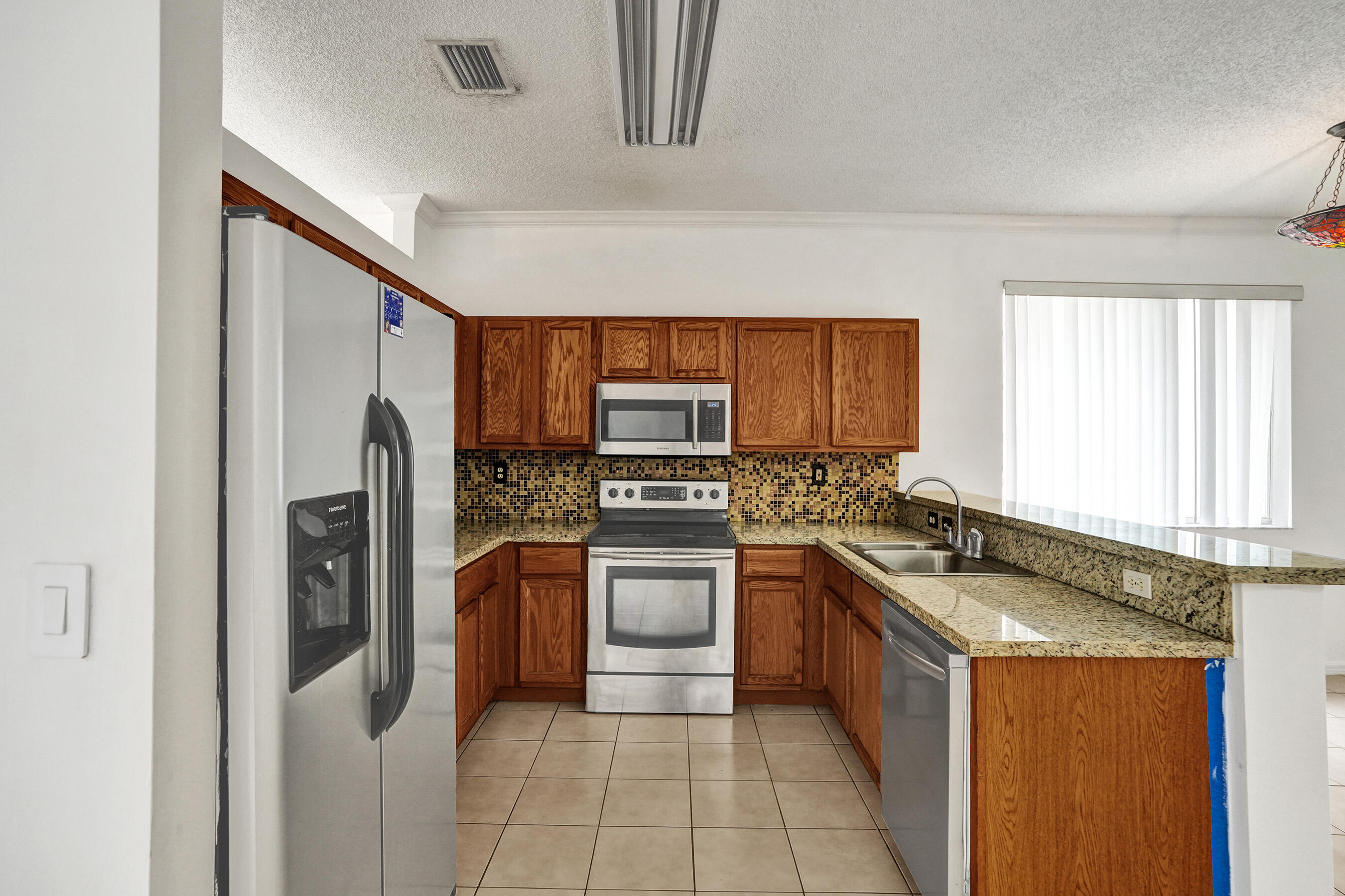 BANYAN TRAILS - Residential Lease