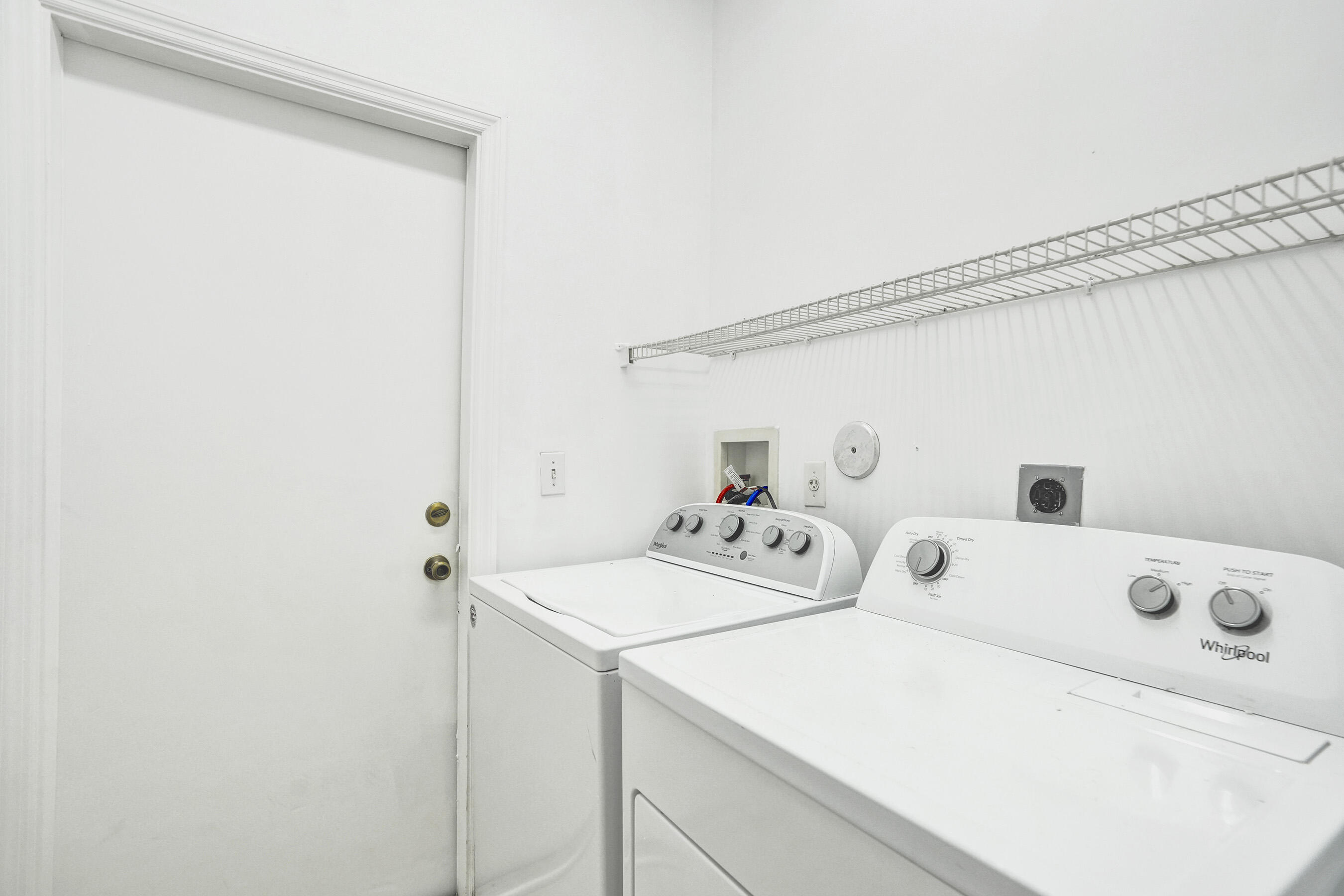 BANYAN TRAILS - Residential Lease