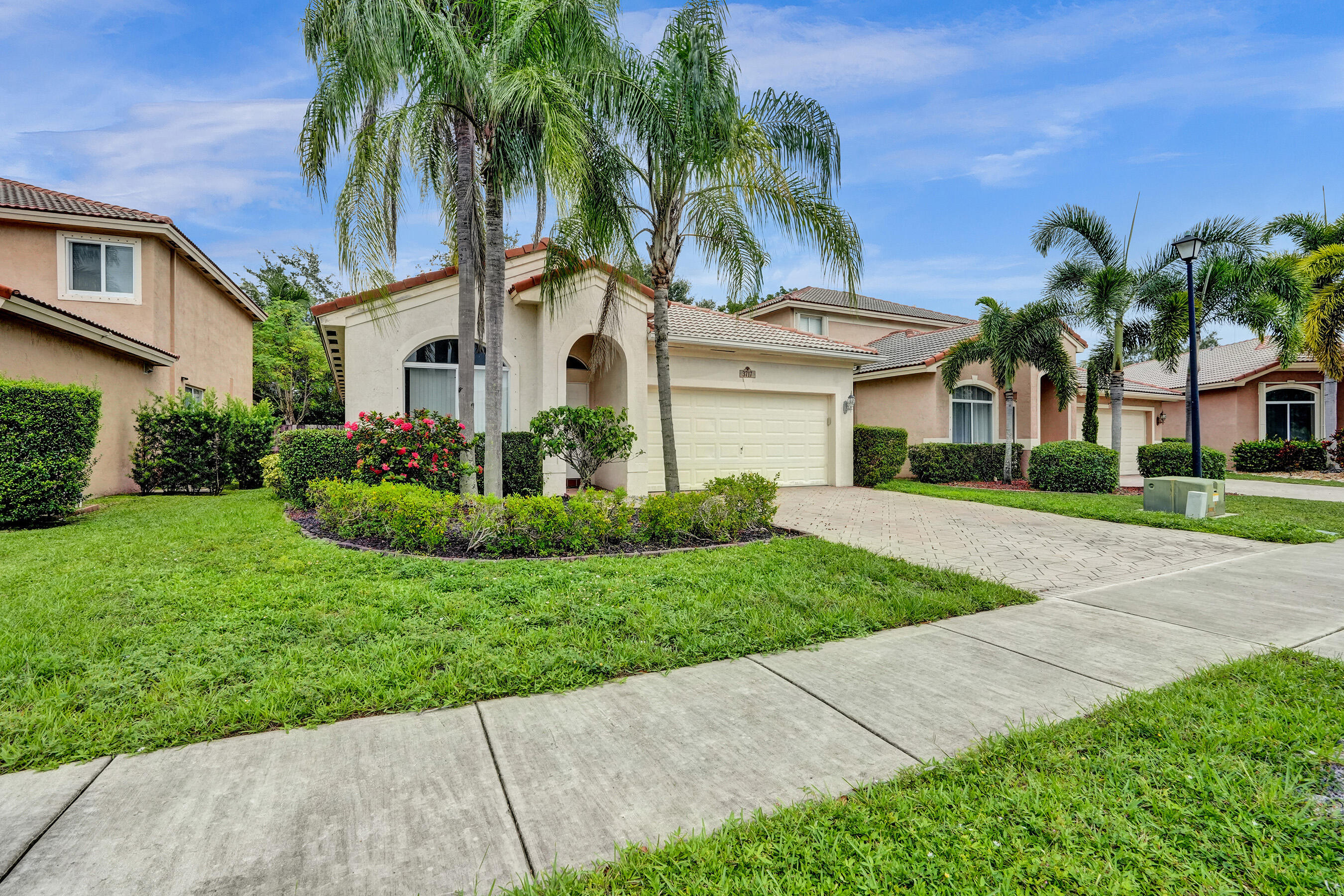 BANYAN TRAILS - Residential Lease