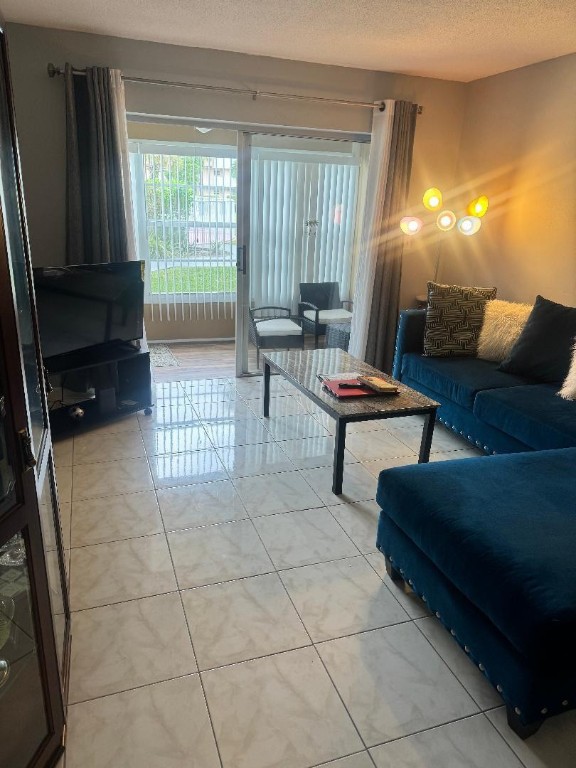 Lauderdale Oaks condo - Residential