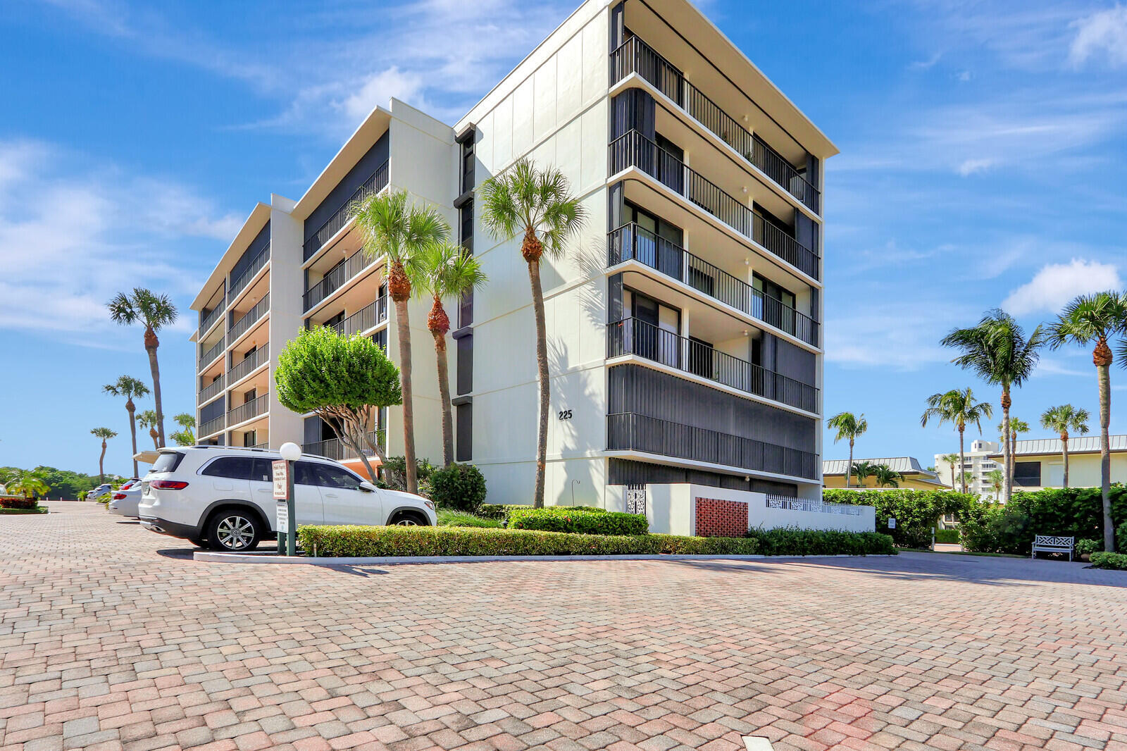 OCEAN VILLAS CONDO APTS - Residential