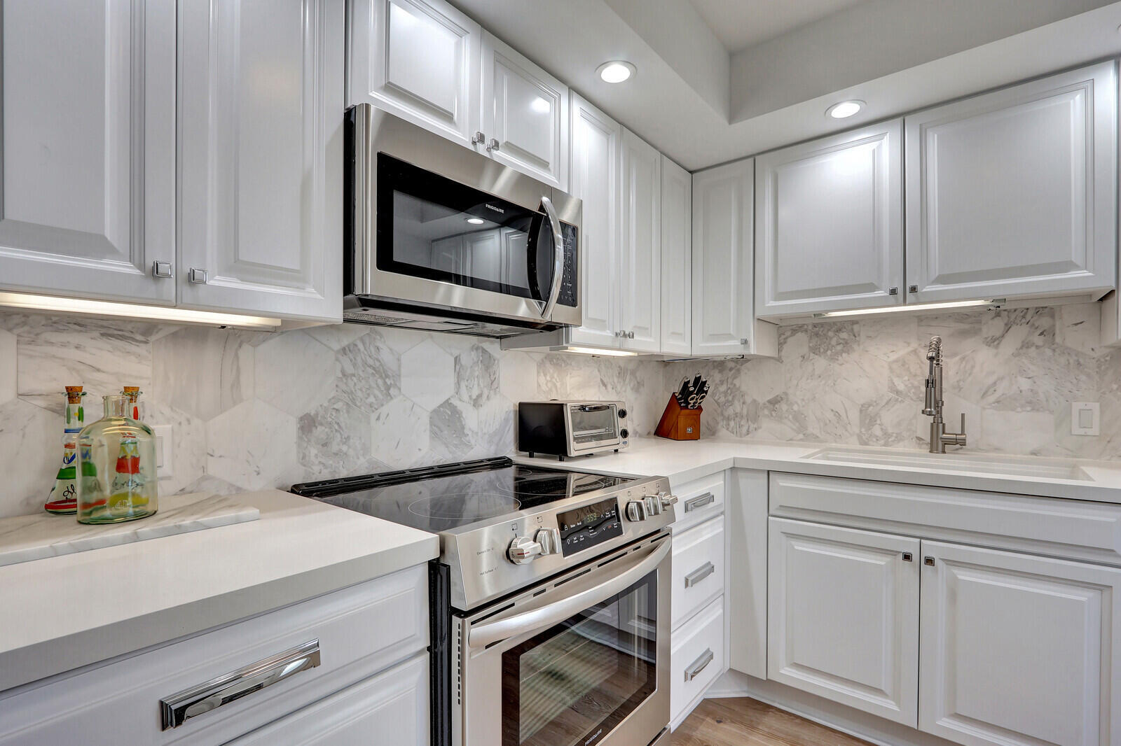 OCEAN VILLAS CONDO APTS - Residential