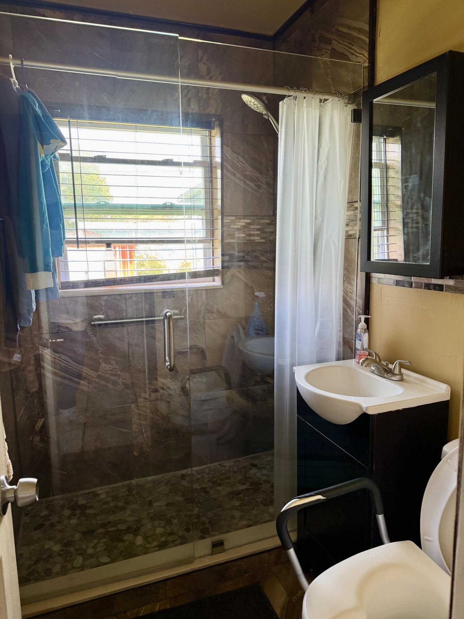 LAUDERDALE MANORS ADD-REV PLAT - Residential