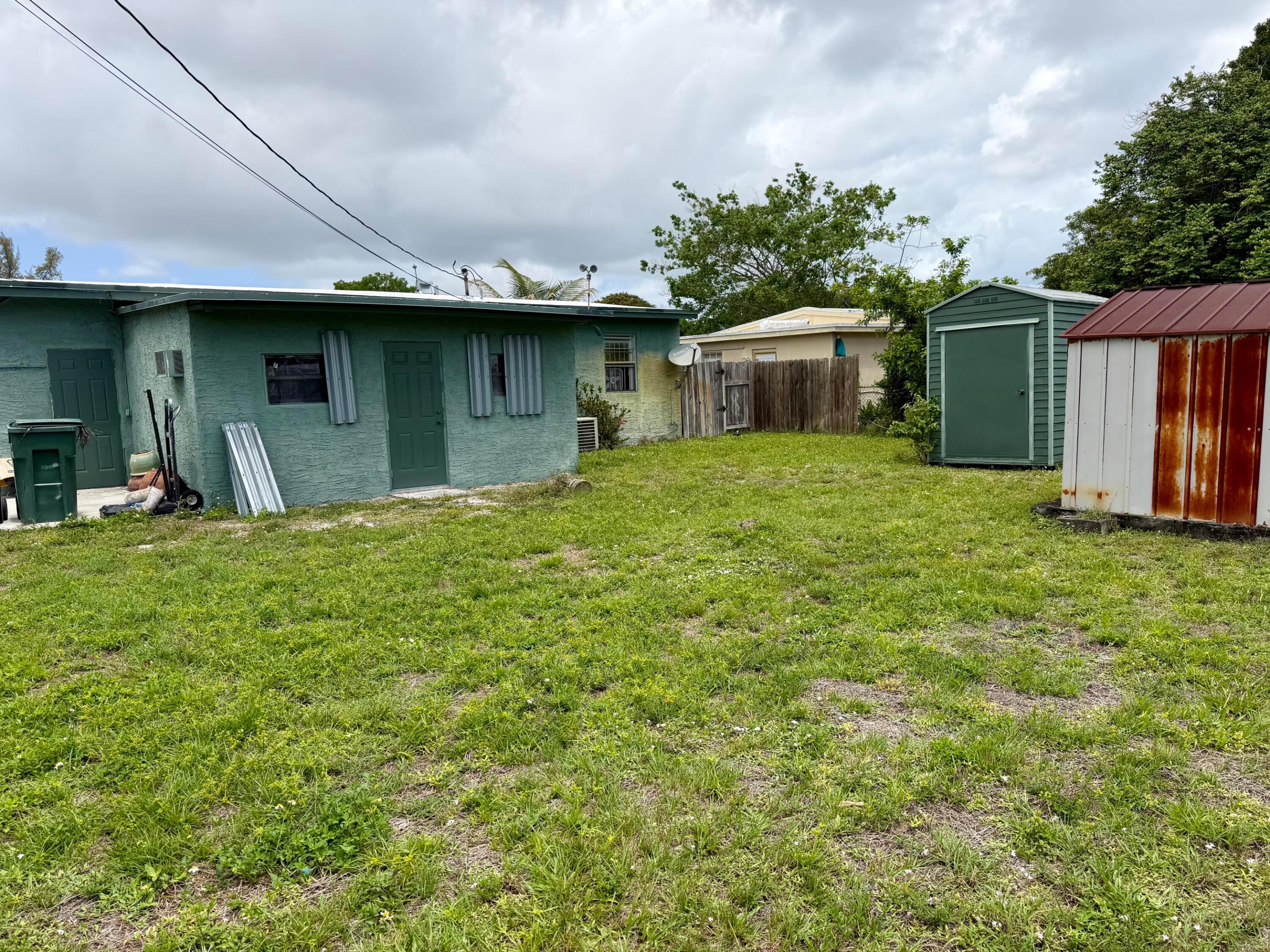 LAUDERDALE MANORS ADD-REV PLAT - Residential