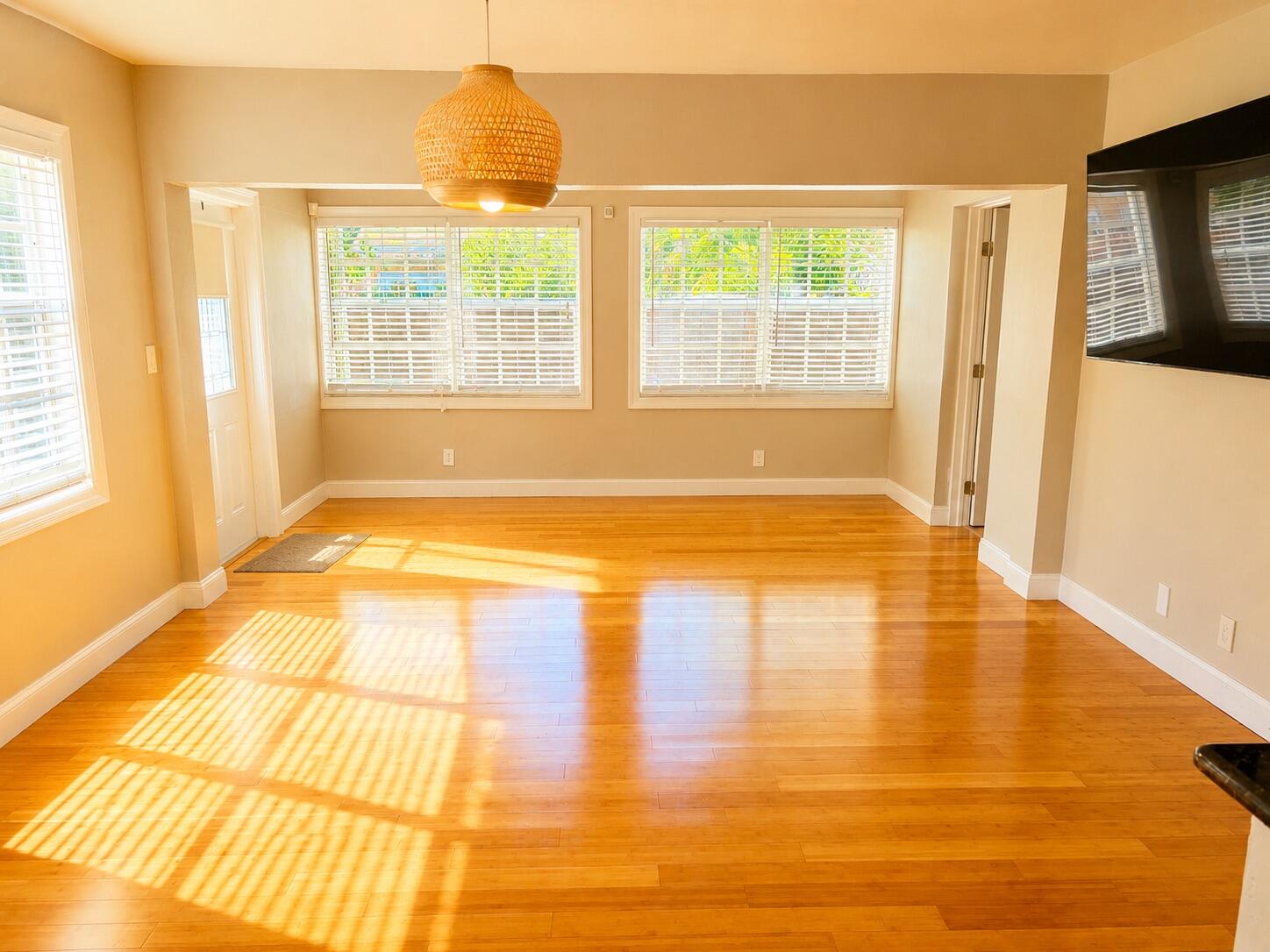 LAUDERDALE - Residential Lease