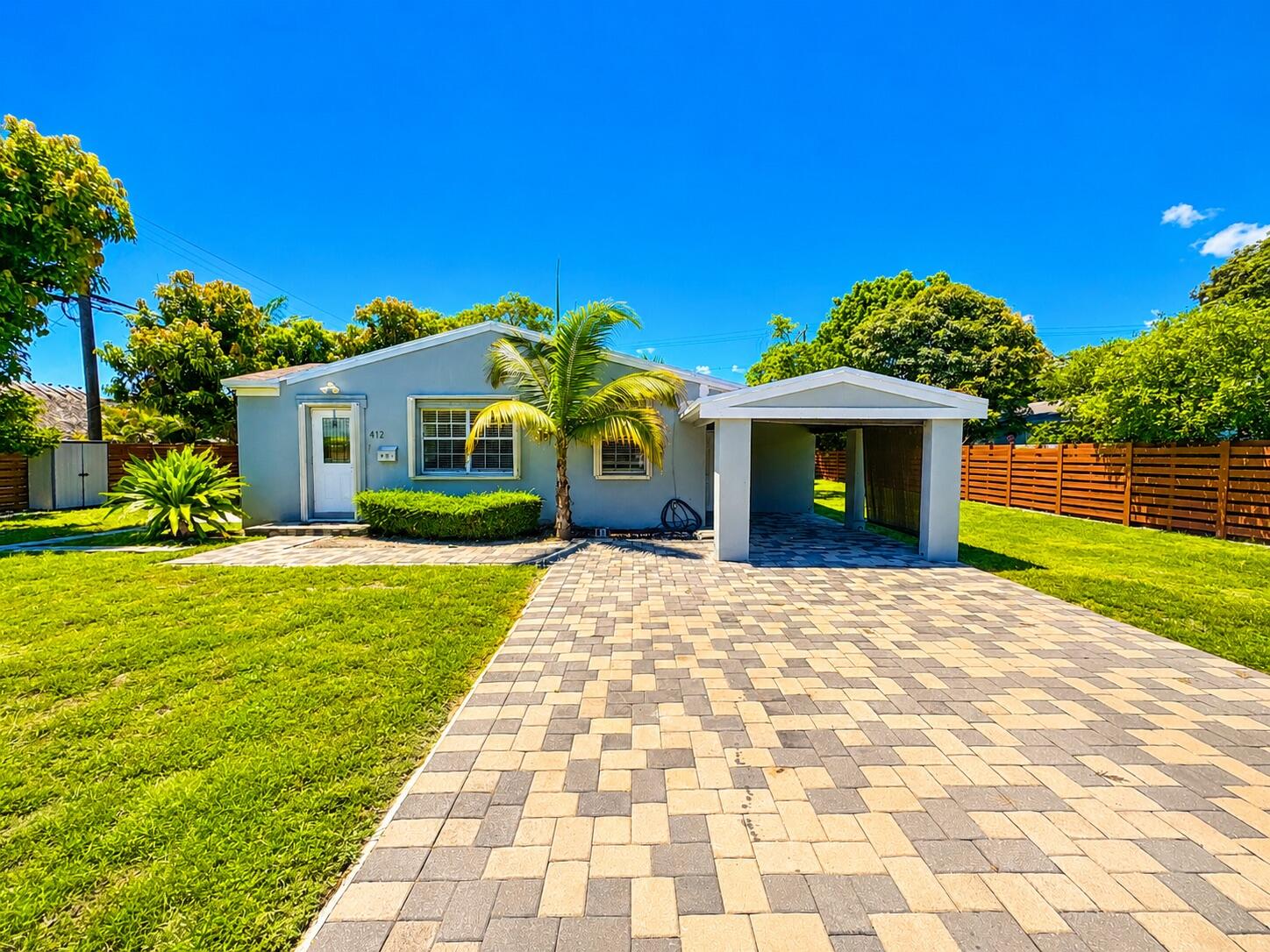 LAUDERDALE - Residential Lease