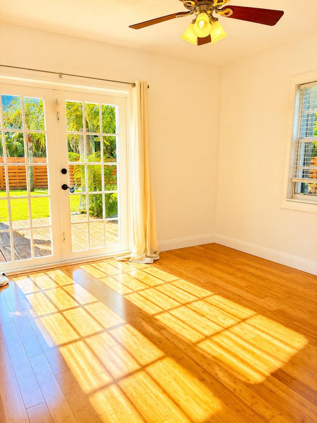 LAUDERDALE - Residential Lease