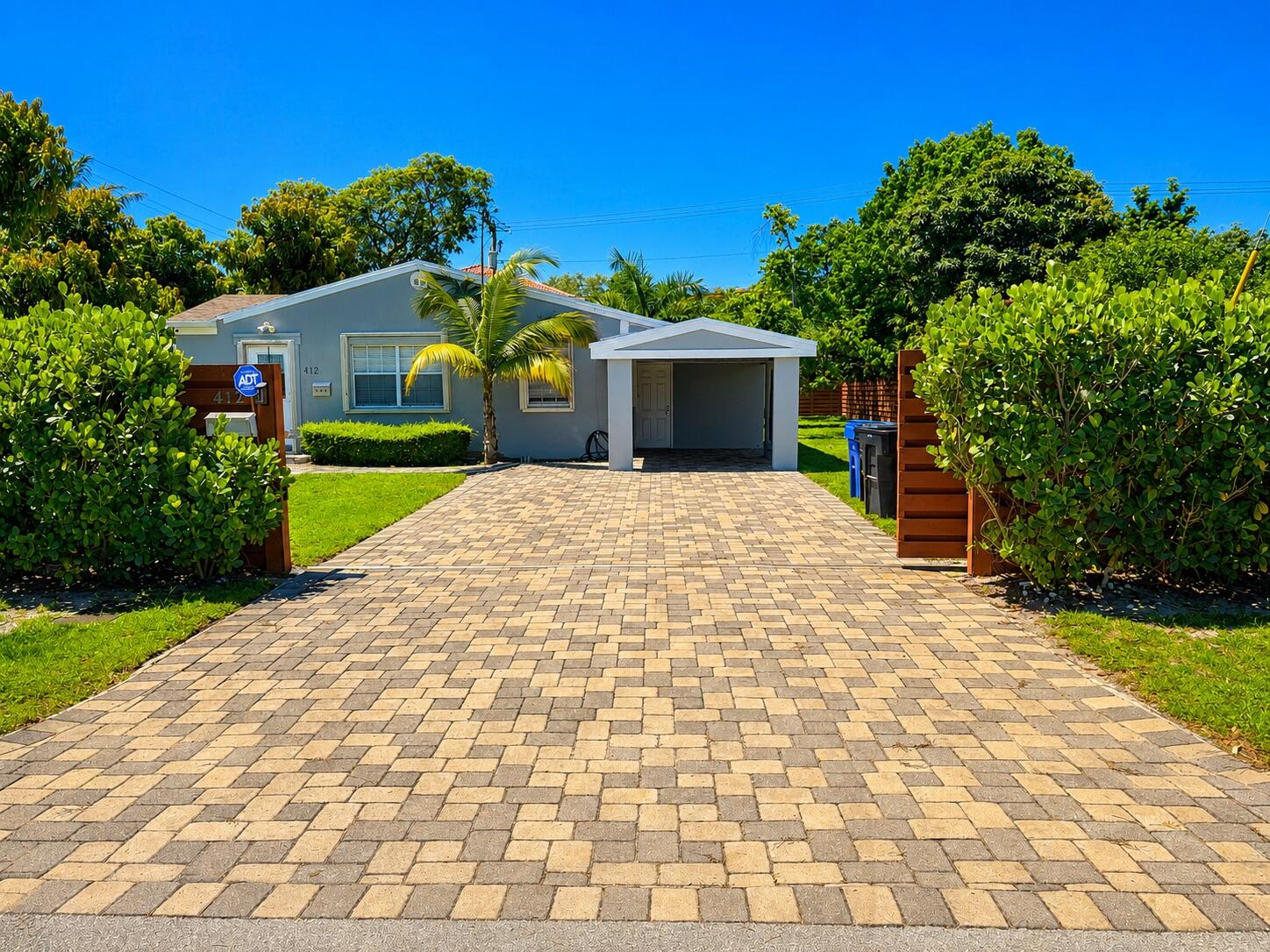 LAUDERDALE - Residential Lease