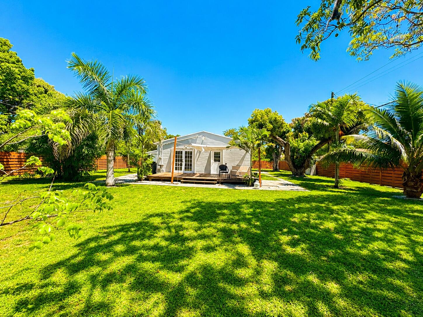 LAUDERDALE - Residential Lease