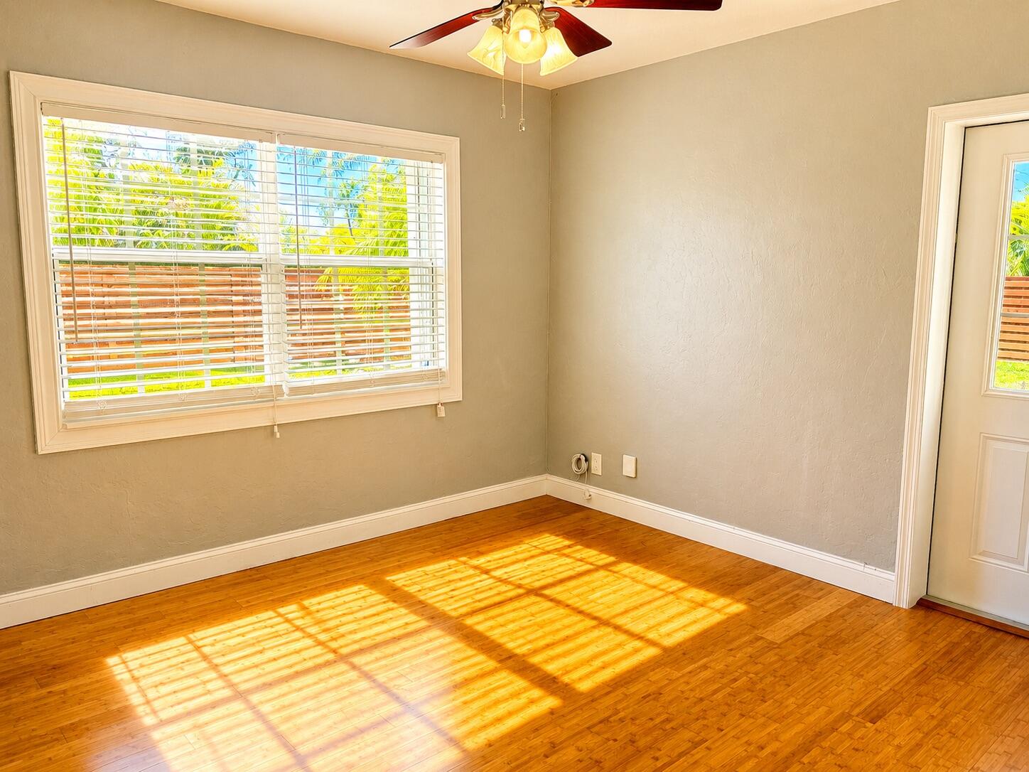 LAUDERDALE - Residential Lease