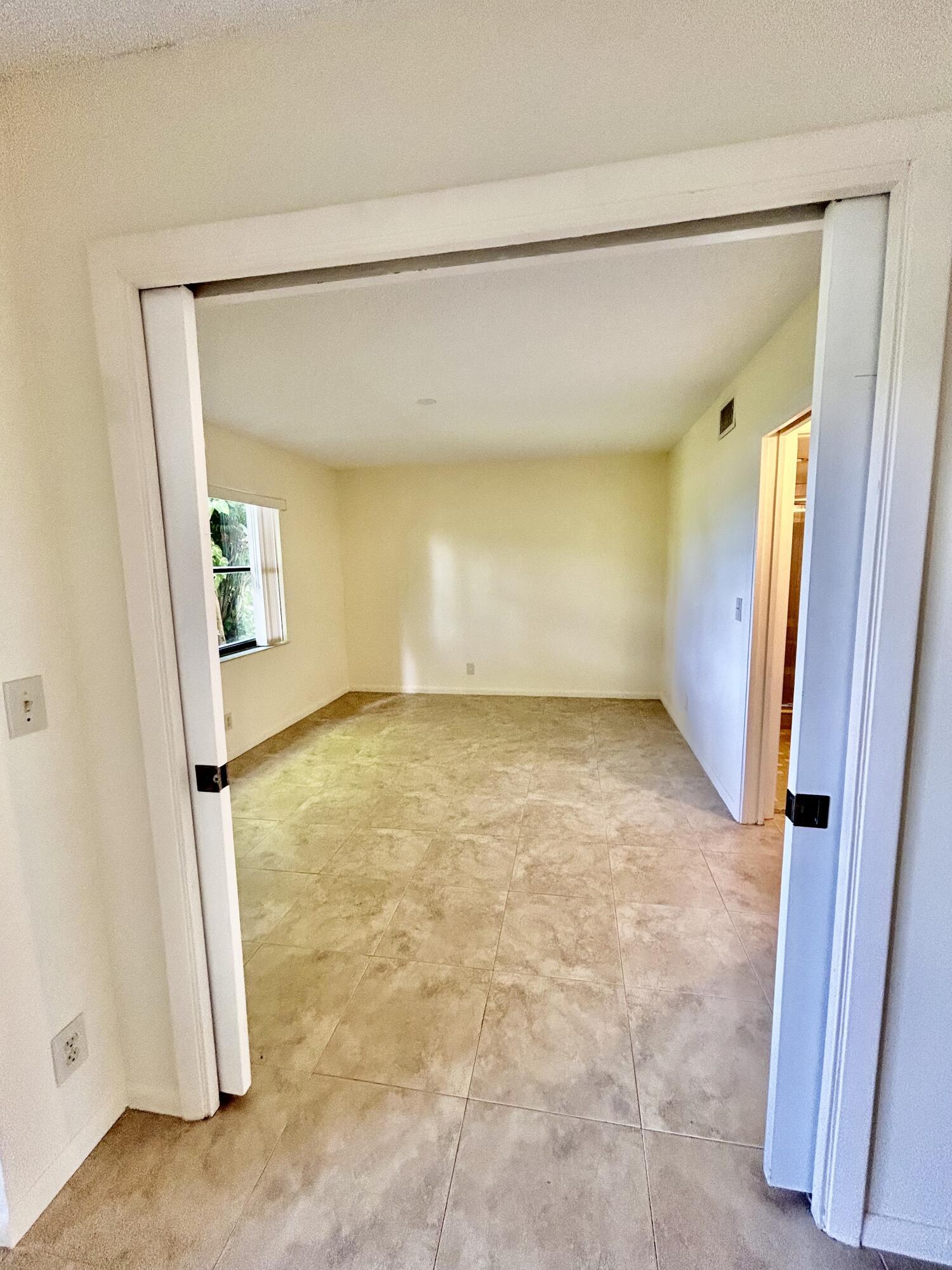 DELRAY OAKS WEST CONDO - Residential