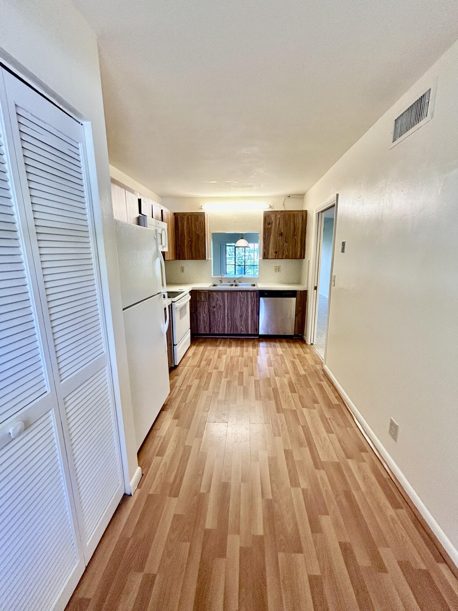 DELRAY OAKS WEST CONDO - Residential