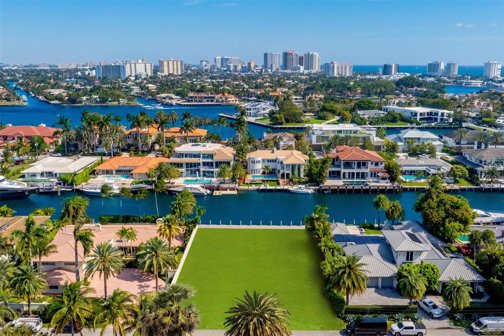DEL LAGO ISLE - Land