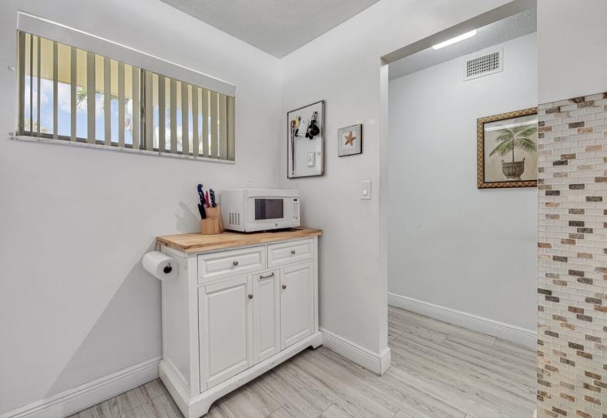 LAKE CLARKE GARDENS CONDO 24 - Residential