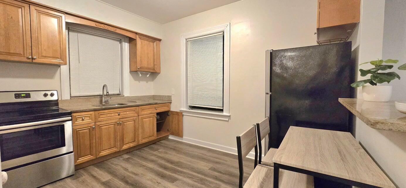 ESTS OF SOUTH PALM BEACH ADD NO 1 - Residential Lease